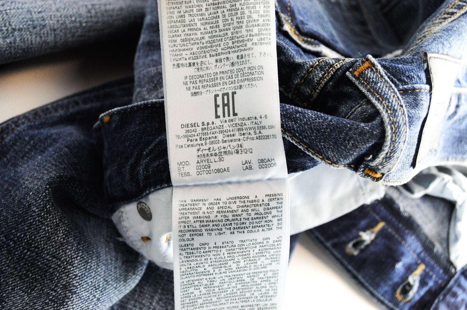 DIESEL Aryel 080AH moteriški džinsai W23 L30 plėšyti mėlyni sendinto audinio tiesūs 