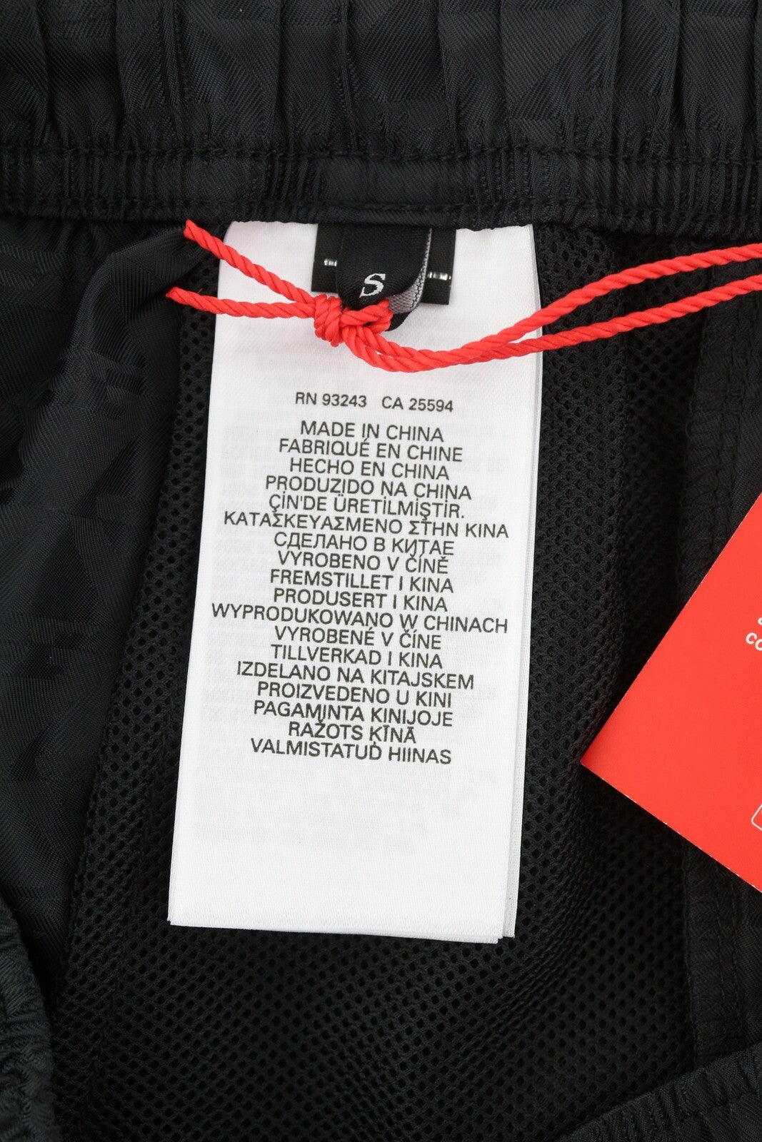 DIESEL Amwb-Stouk-Ht08 vyriški šortai S 55DSL sportinis žakardo su elastingu juosmeniu, rekomenduojama kaina – 95 € 