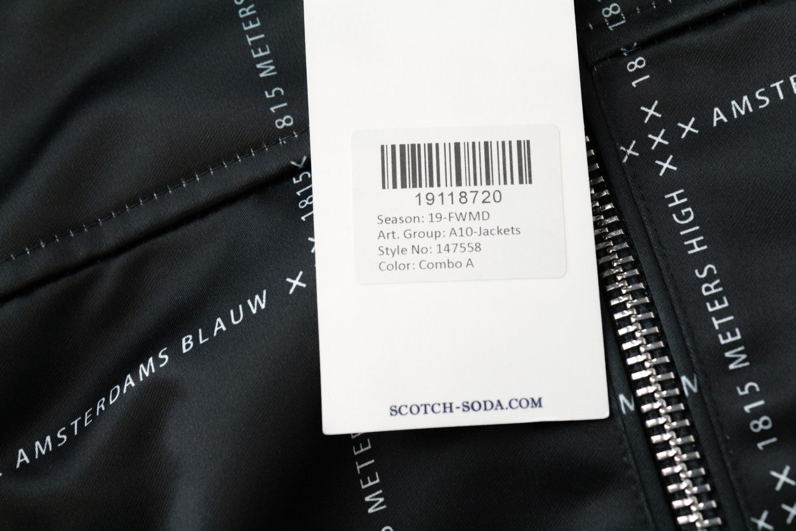 SCOTCH &amp; SODA ~XL vyriška Harrington striukė su juodu languotu grafiniu raštu ir langiniu dizainu 