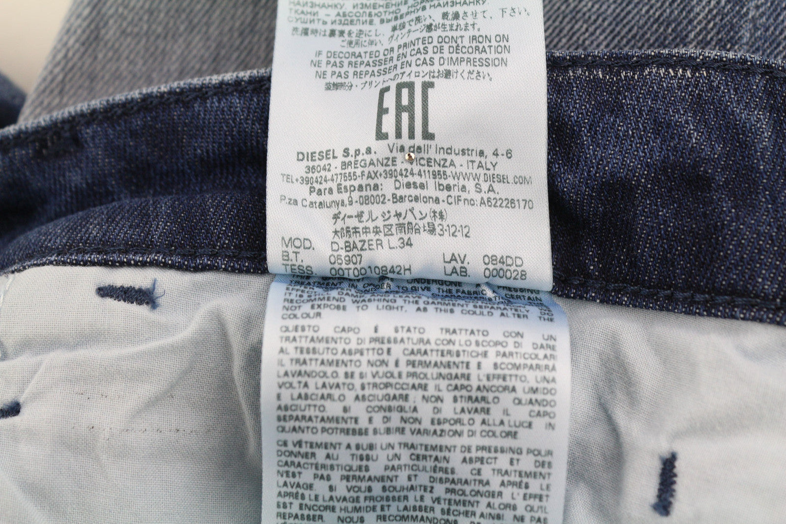 DIESEL D-Bazer 084DD vyriški džinsai W29/L34 siaurėjantys, tamprūs, plėšyti, skalbti džinsai su logotipu 