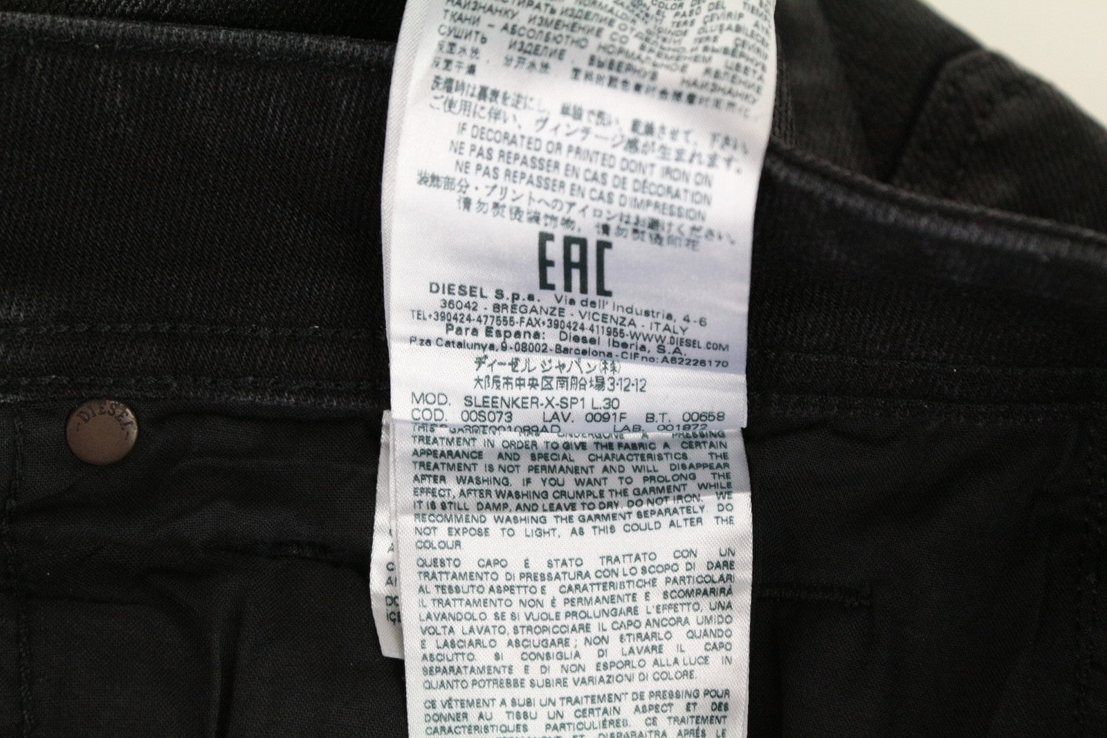 DIESEL Sleenker-X-SP1 0091F W28 L30 vyriški aptempti mėlyni džinsai su gobtuvu, rekomenduojama kaina – 300 €