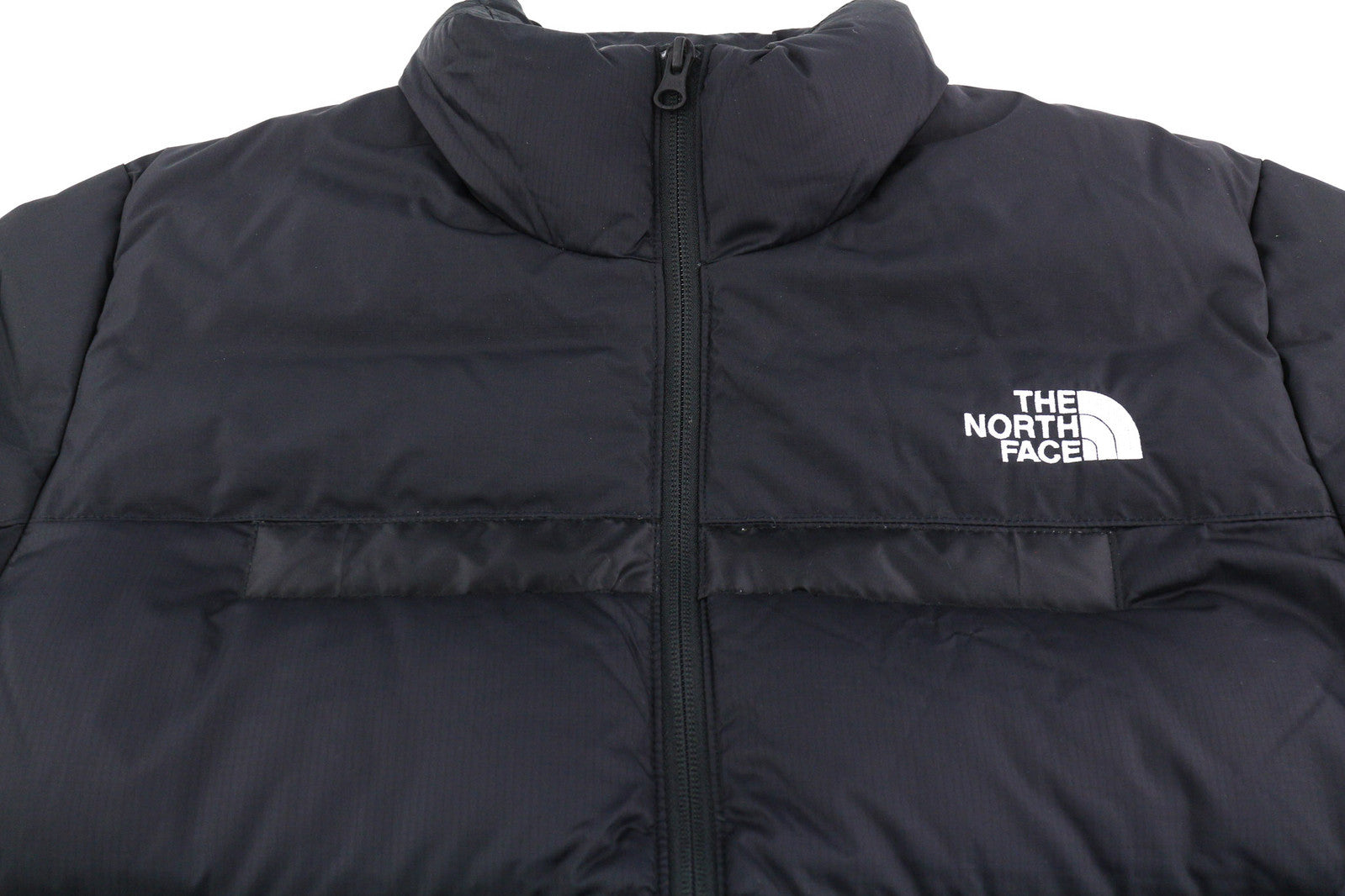 THE NORTH FACE Diablo pūkinė vyriška striukė S 700 su izoliacija ir dygsniuotu logotipu bei pūkuota danga. 