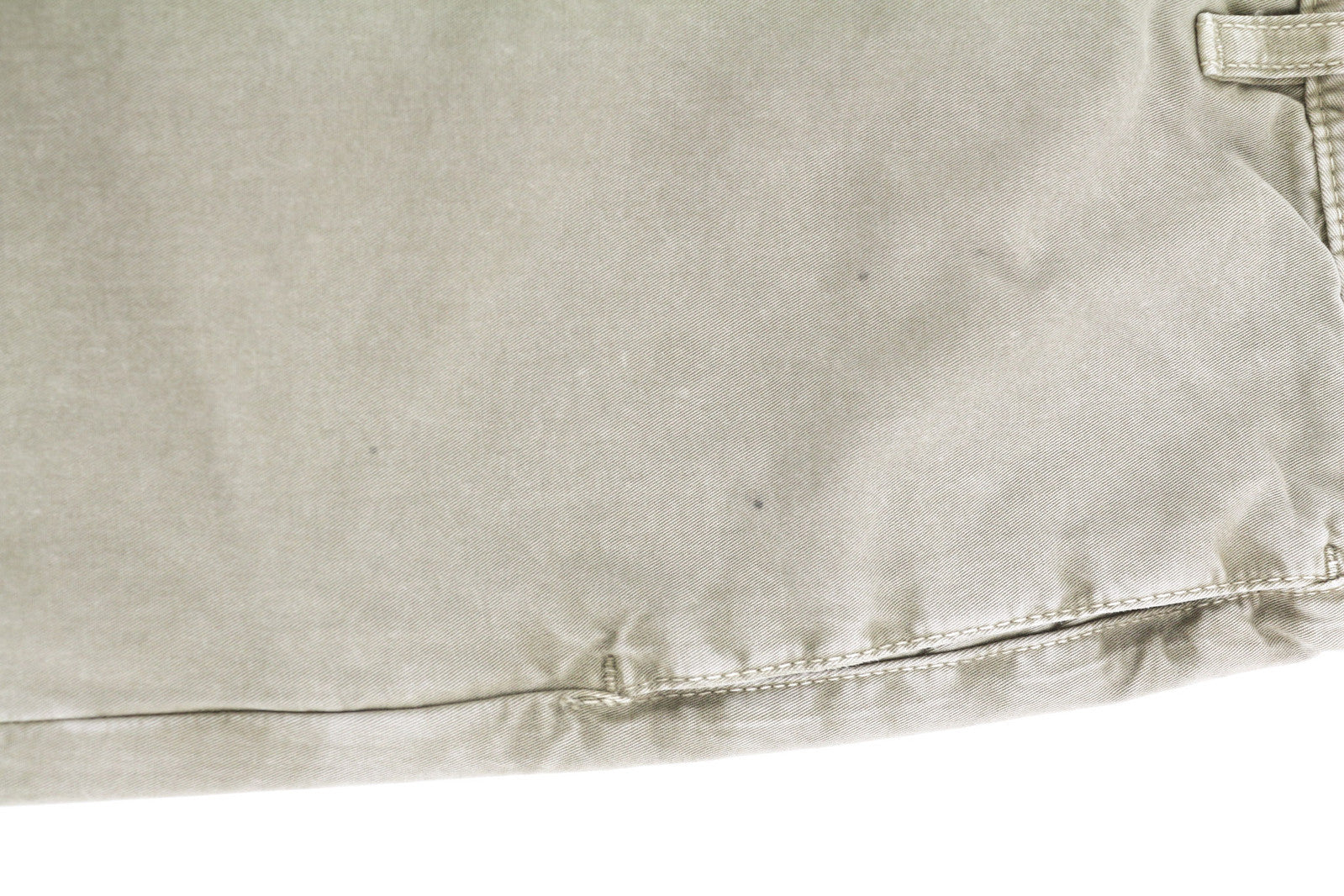 NUDIE JEANS chaki spalvos įprastos vyriškos kelnės W29/L32 smėlio spalvos chino su sagomis ir kišenėmis 