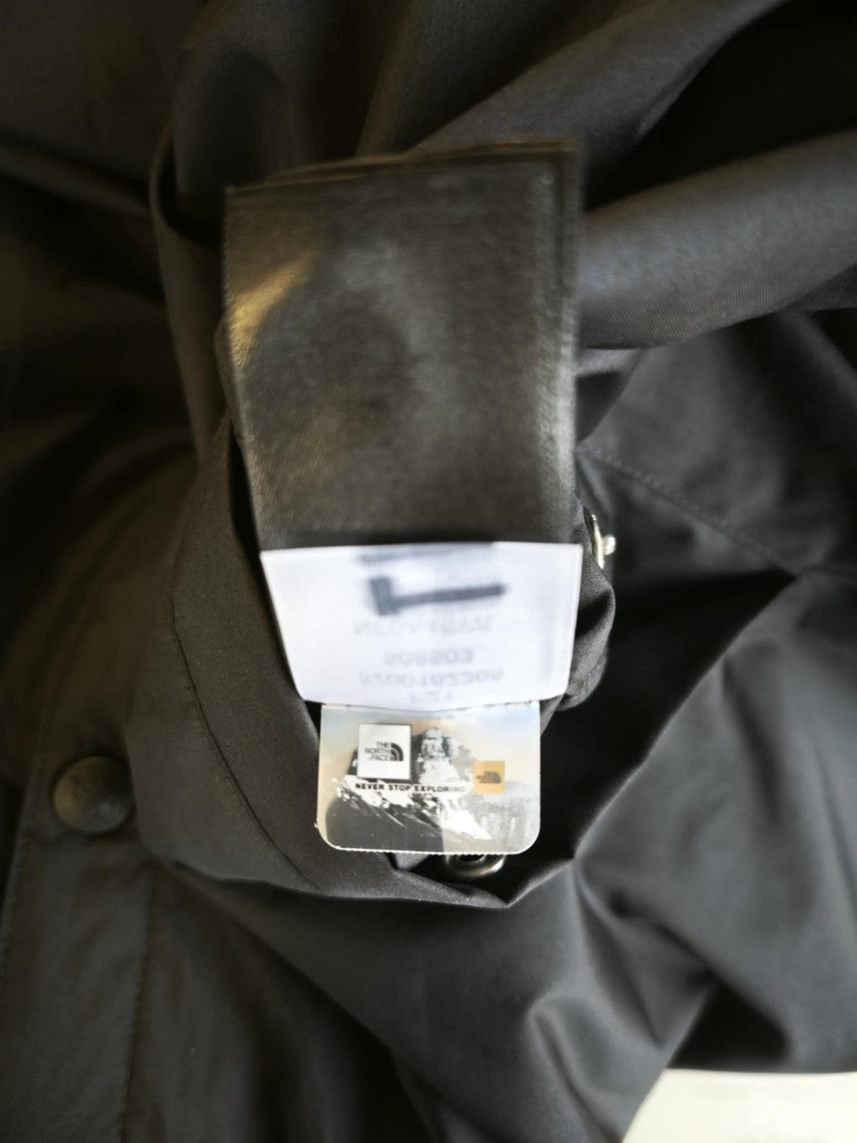 „THE NORTH FACE Telegraphic Coaches“ vyriška striukė XL dydžio, su vilnos pamušalu ir vėjui atspariu pamušalu. 