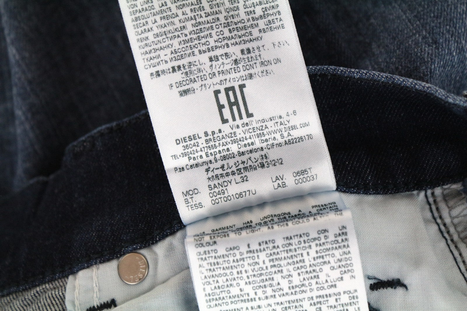 DIESEL Sandy 0685T moteriški džinsai W24/L34 Slim Straight Girls mėlyni, tamprūs medvilniniai džinsai 