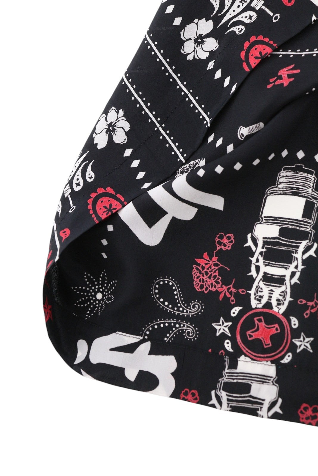 DIESEL O-Miyo-B moteriškas sijonas XS, su tampriu juosmeniu, raštuotas iki kelių, rekomenduojama kaina – 150 € 