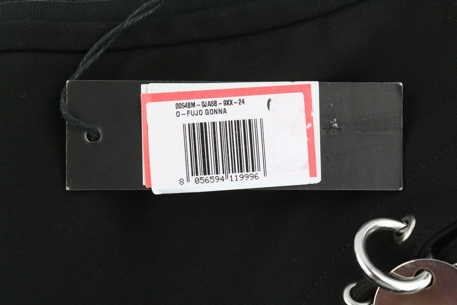 DIESEL O-Fujo 0JASB moteriškas sijonas, W24, juodos spalvos, sidabro atspalvio detalės, tamprus, rekomenduojama kaina – 165 €. 