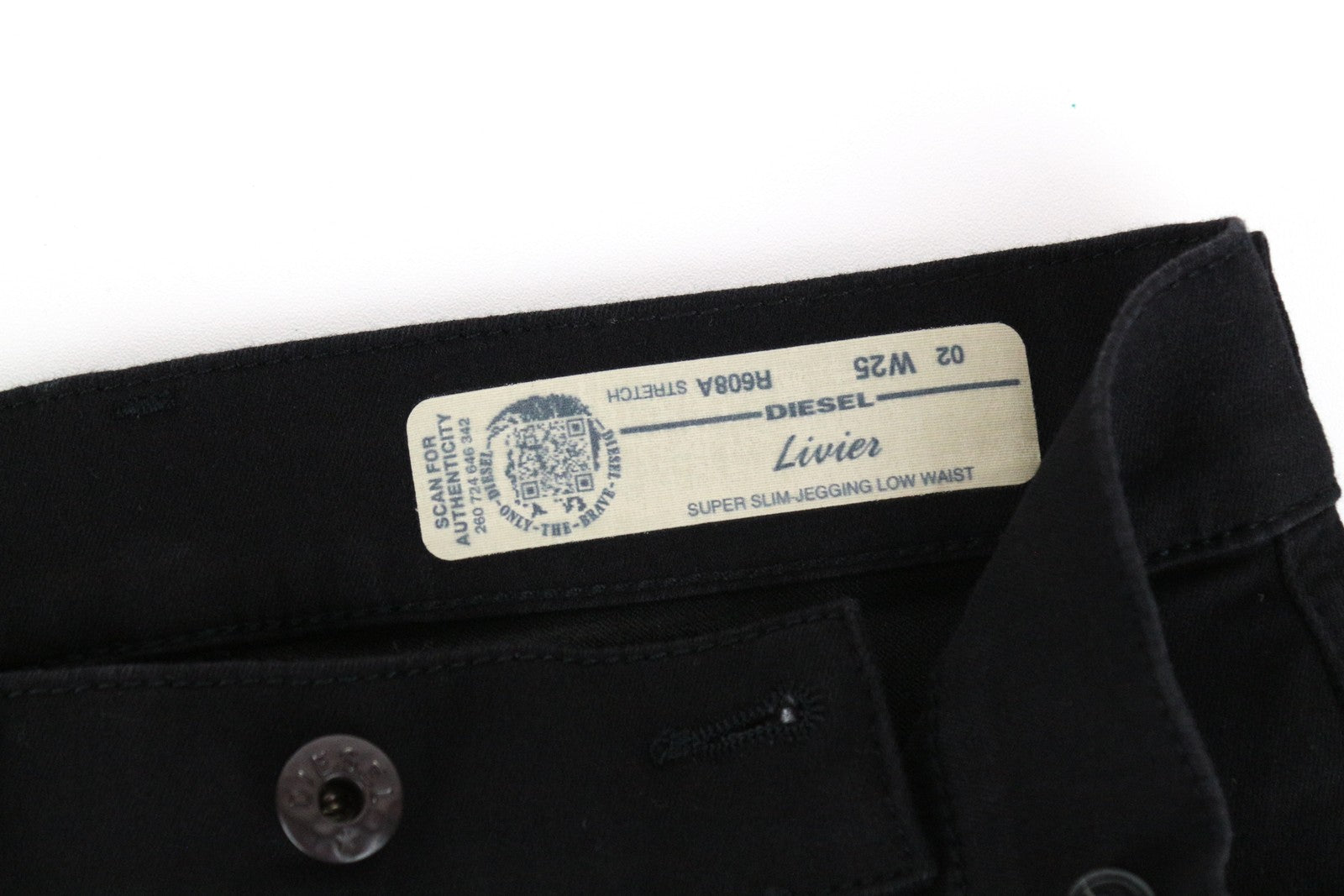 DIESEL Livier R608A moteriški džinsai W25 itin ploni, juodi, tamprūs medvilniniai džinsai 