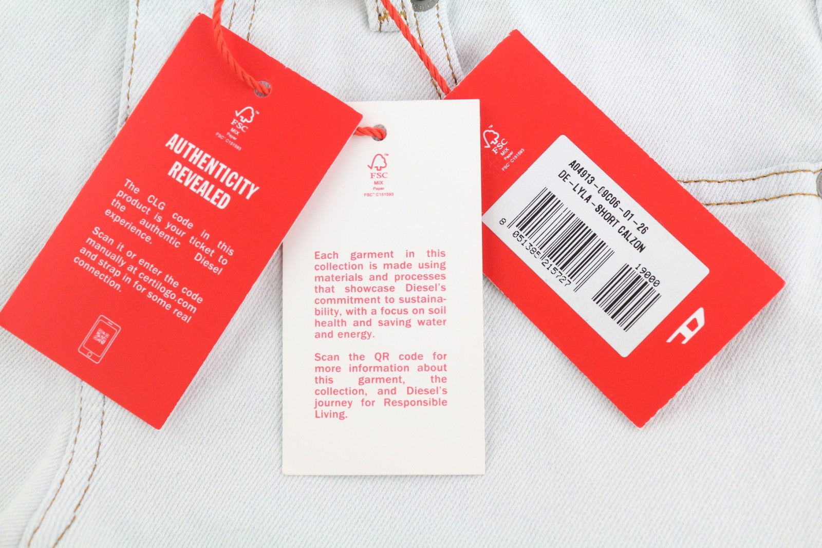 DIESEL De-Lyla 09C06 moteriški šortai W26 šviesiai mėlyni džinsiniai šortai su užtrauktuku ir kišenėmis laisvalaikiui 