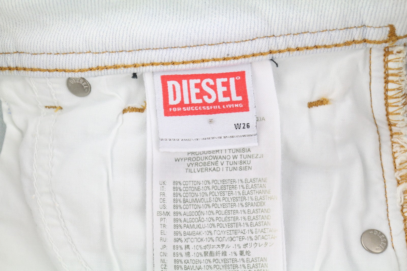 DIESEL De-Lyla 09C06 moteriški šortai W26 šviesiai mėlyni džinsiniai šortai su užtrauktuku ir kišenėmis laisvalaikiui 