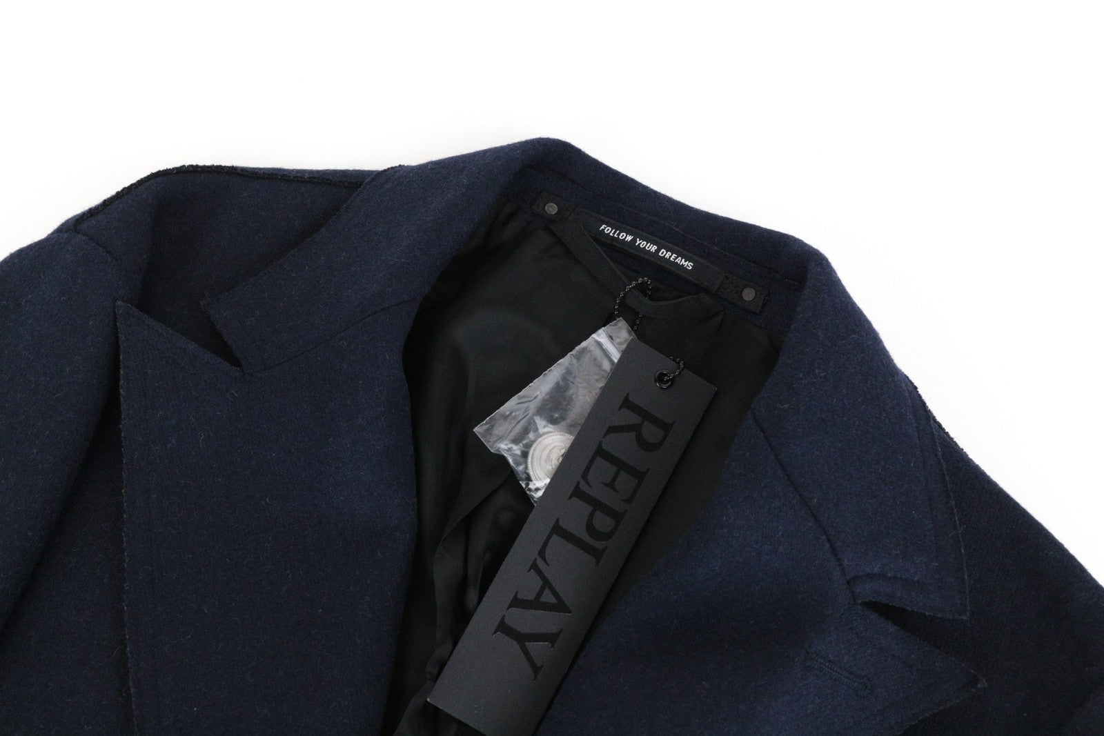 REPLAY vyriškas paltas 50 mėlynas vilnos mišinio dvieilis su smailia apykakle, rekomenduojama mažmeninė kaina – 499 € 