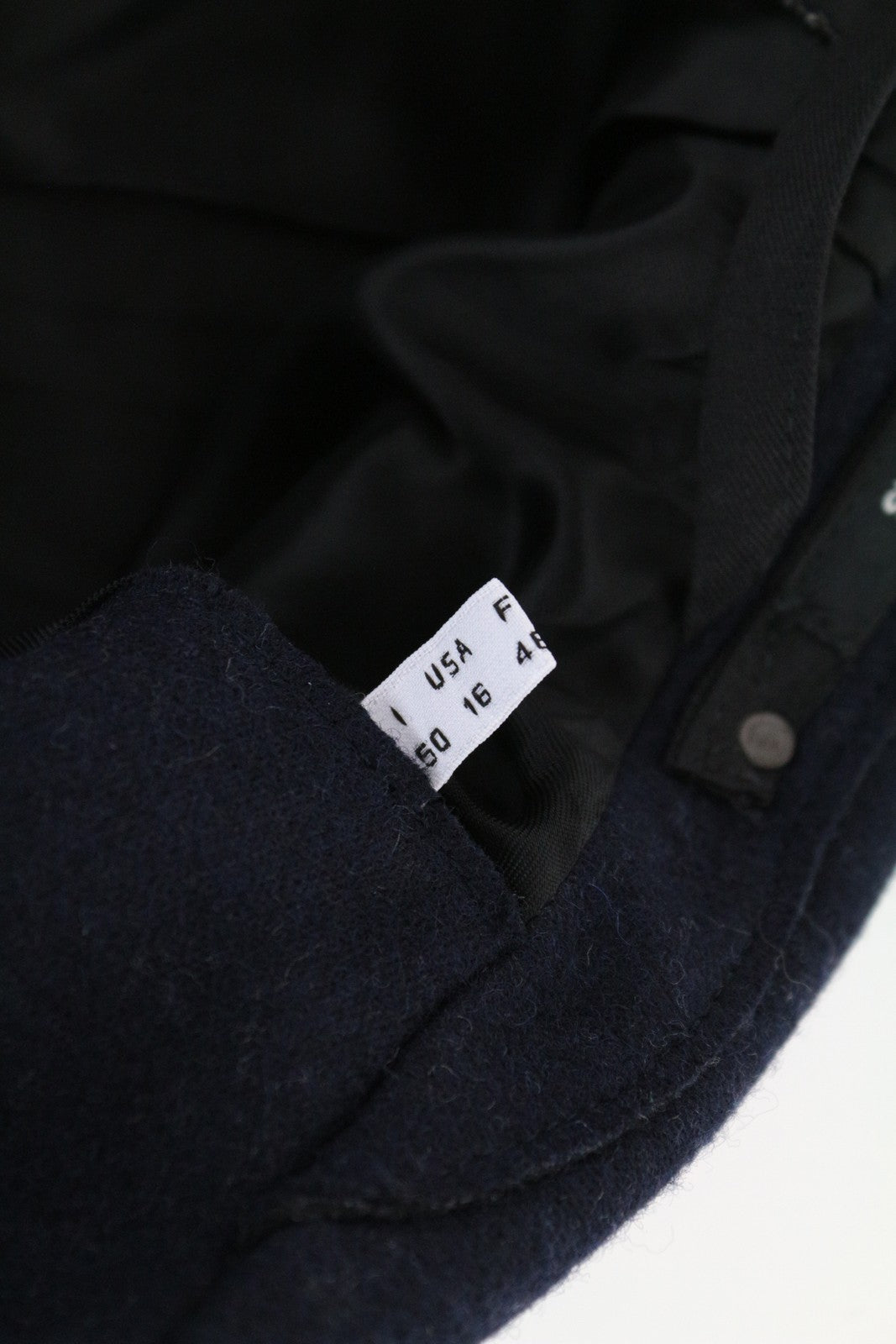 REPLAY vyriškas paltas 50 mėlynas vilnos mišinio dvieilis su smailia apykakle, rekomenduojama mažmeninė kaina – 499 € 