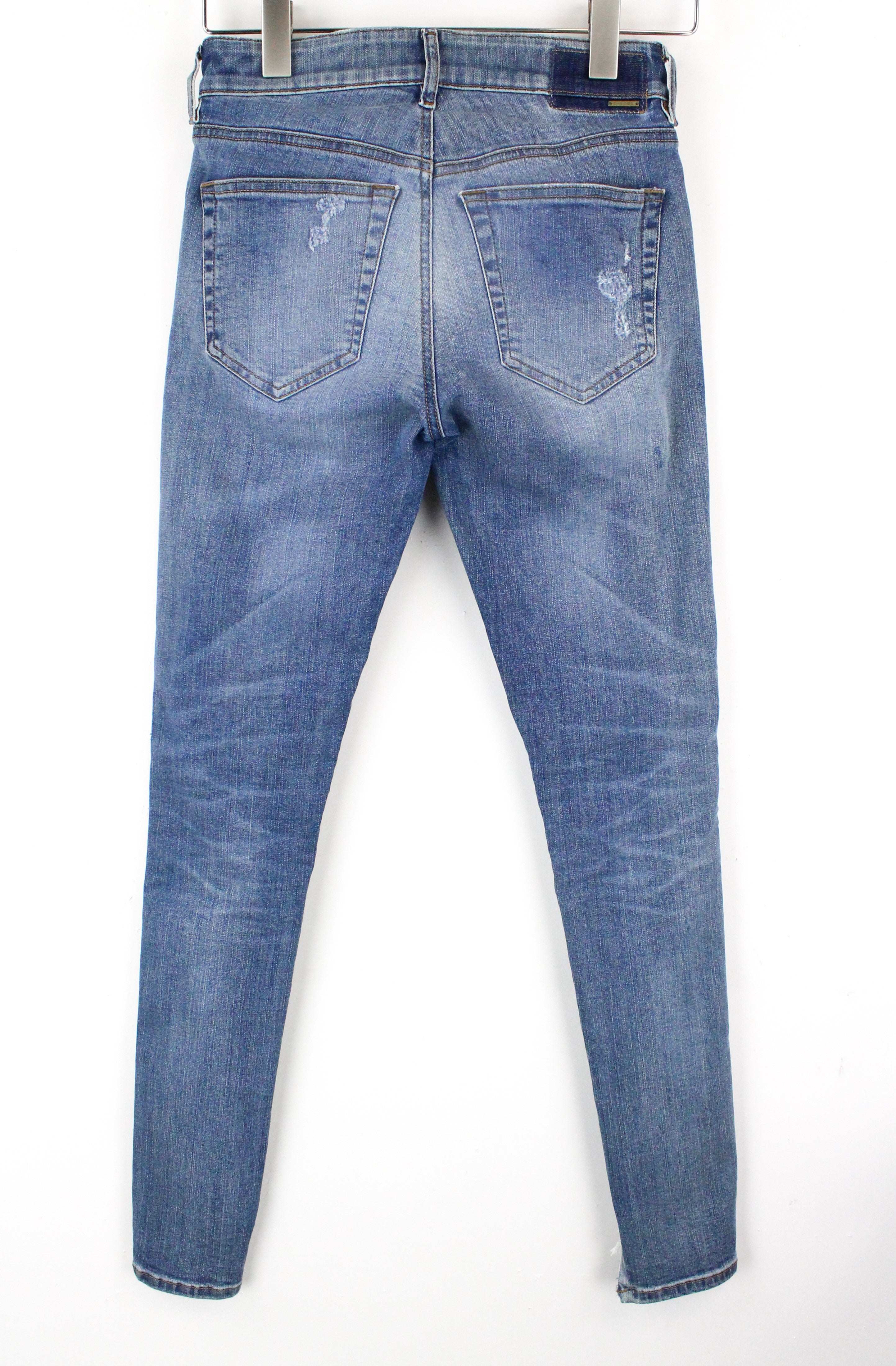 DIESEL Slandy 086AH moteriški džinsai W26/L32 tamprūs, mėlyni, plėšyti, itin ploni, aptempti 