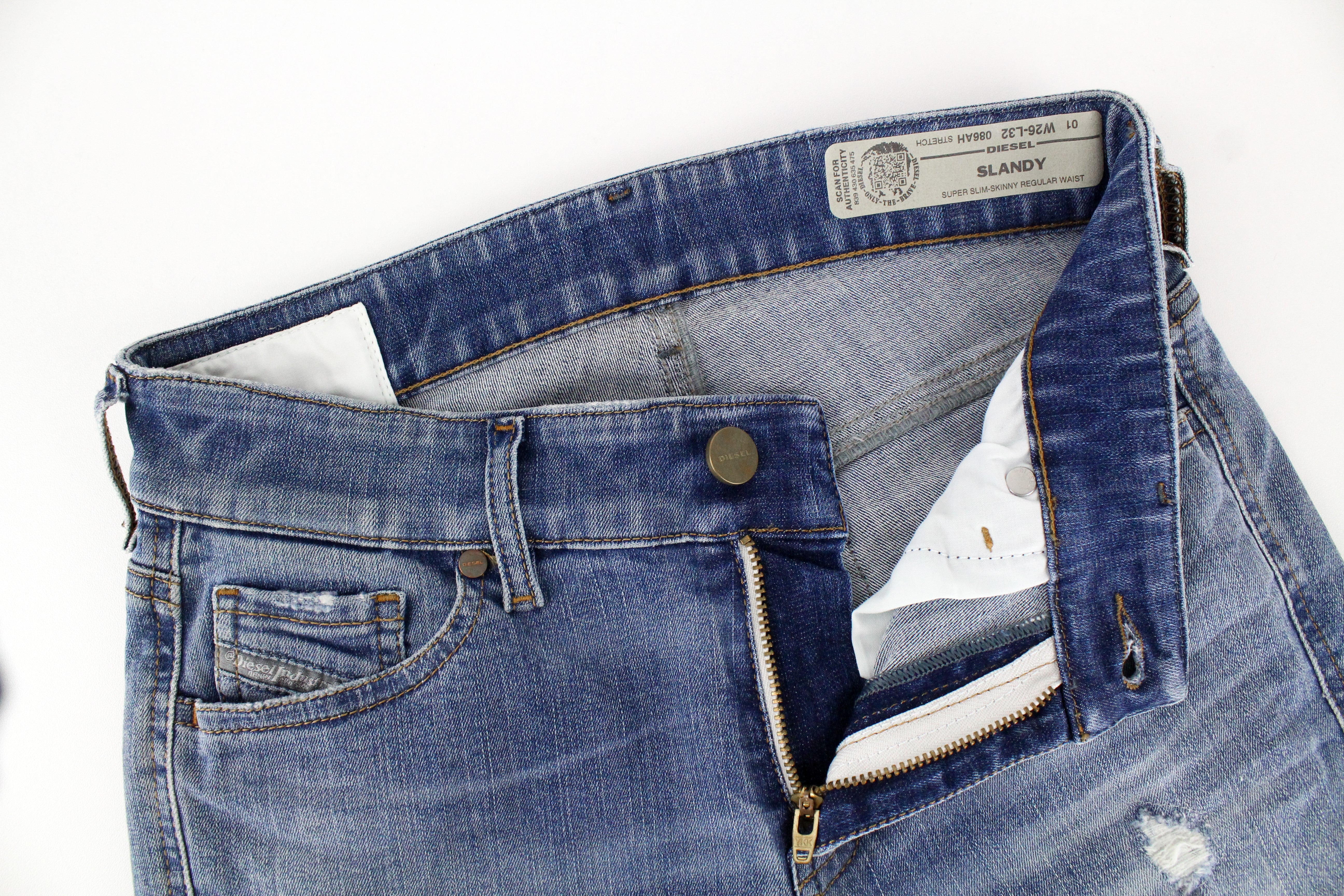 DIESEL Slandy 086AH moteriški džinsai W26/L32 tamprūs, mėlyni, plėšyti, itin ploni, aptempti 