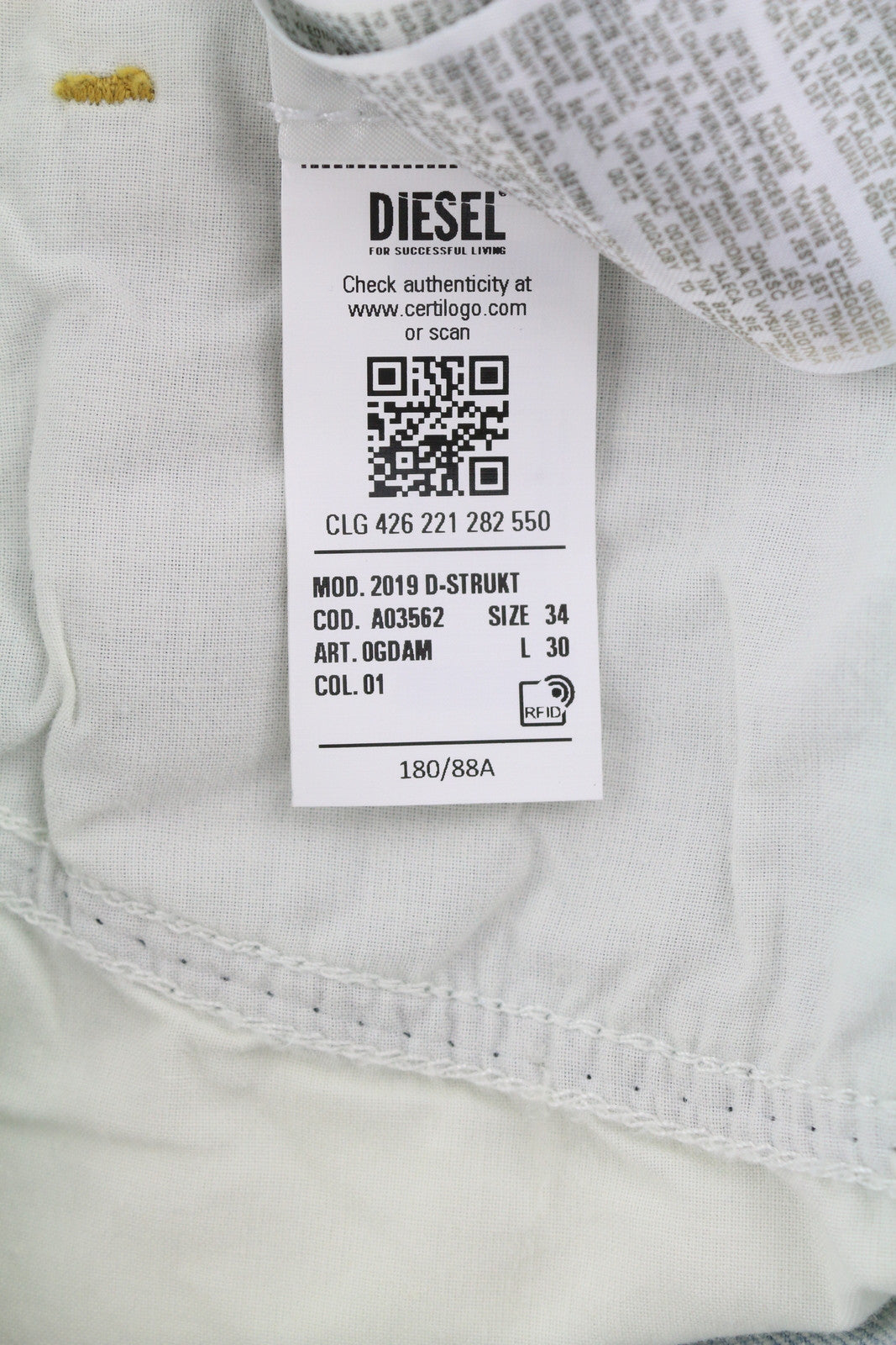 DIESEL 2019 D-Strukt 0GDAM vyriški džinsai W34/L30 plonos kojos, vidutinio juosmens, skalbtos mėlynos spalvos 