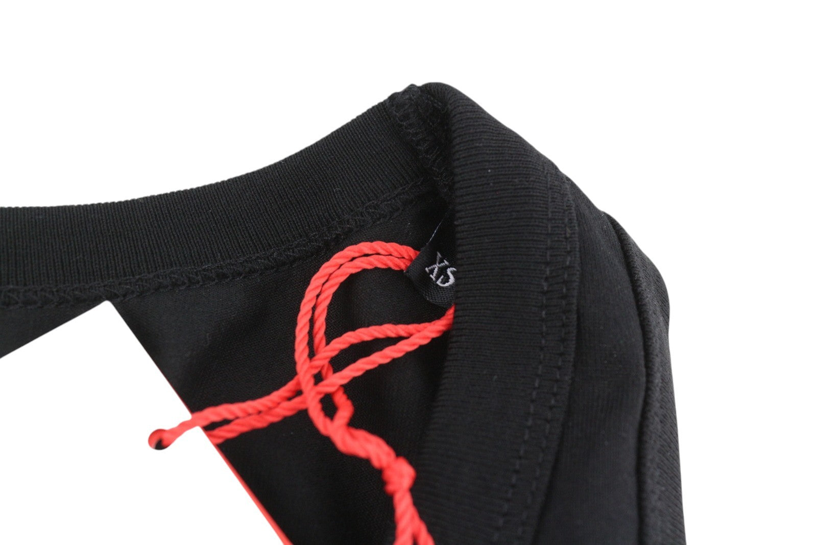 DIESEL T-Urar moteriški marškinėliai XS, juodi be rankovių, apvalios iškirptės, trikotažo širdelių rašto. 