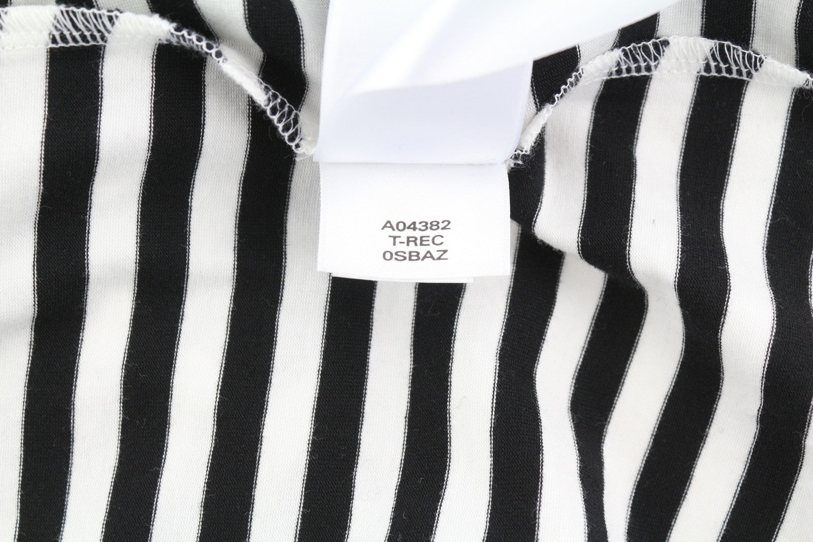 DIESEL T-Amos moteriški marškinėliai be rankovių, dryžuoti, apvaliu kaklu, balti ir juodi.