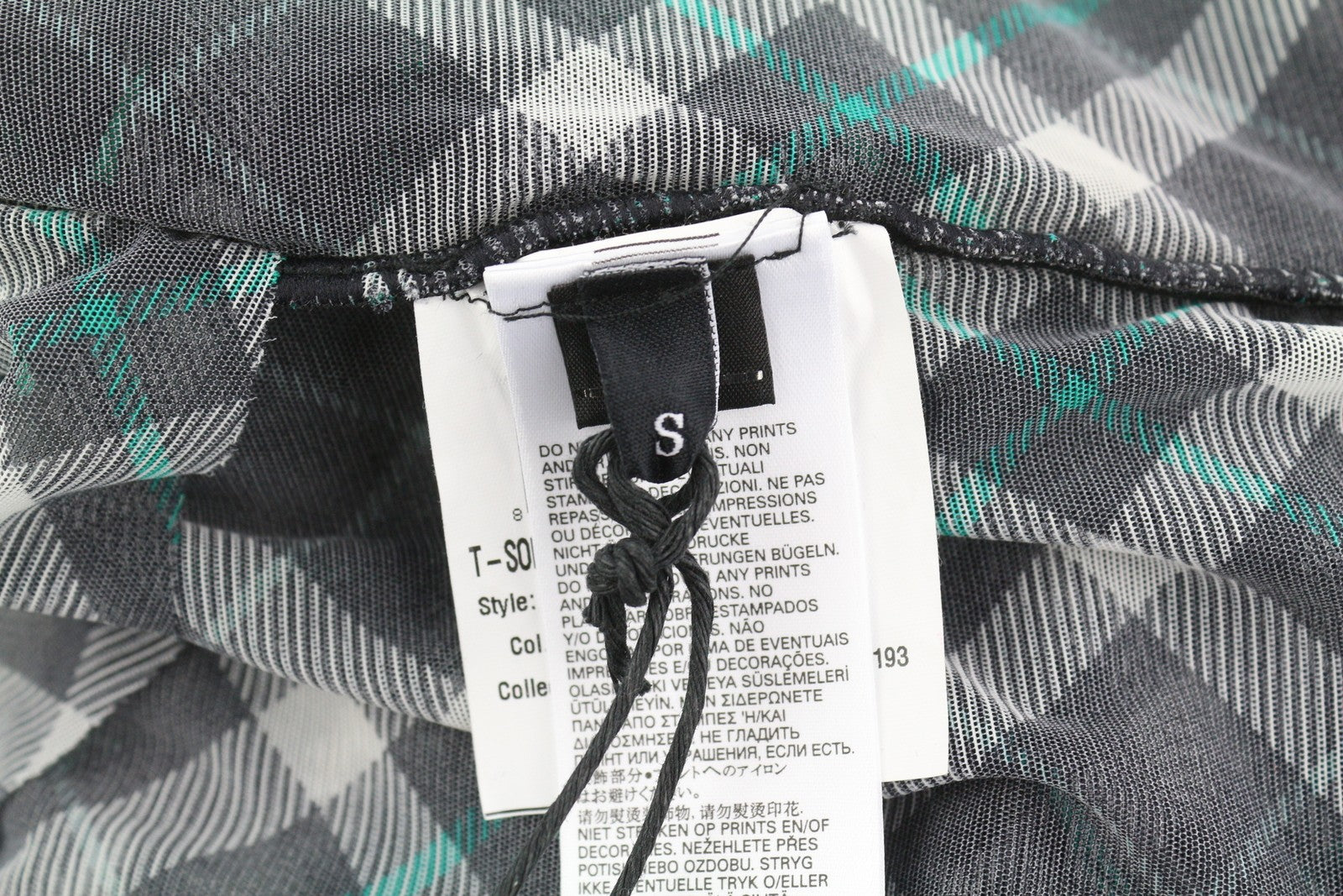 DIESEL T-Solas-Drap moteriški marškinėliai S dydžio, juodi, languoti, be rankovių, su raukiniais. Rekomenduojama mažmeninė kaina – 150 €. 