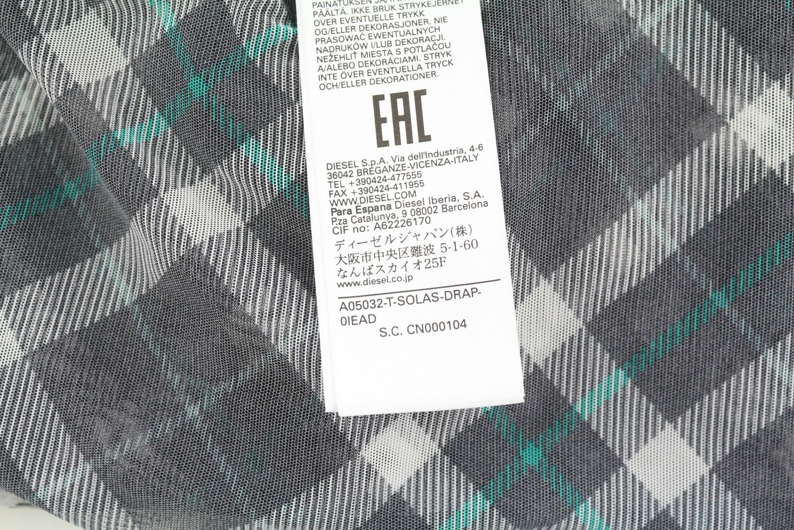 DIESEL T-Solas-Drap moteriški marškinėliai S dydžio, juodi, languoti, be rankovių, su raukiniais. Rekomenduojama mažmeninė kaina – 150 €. 