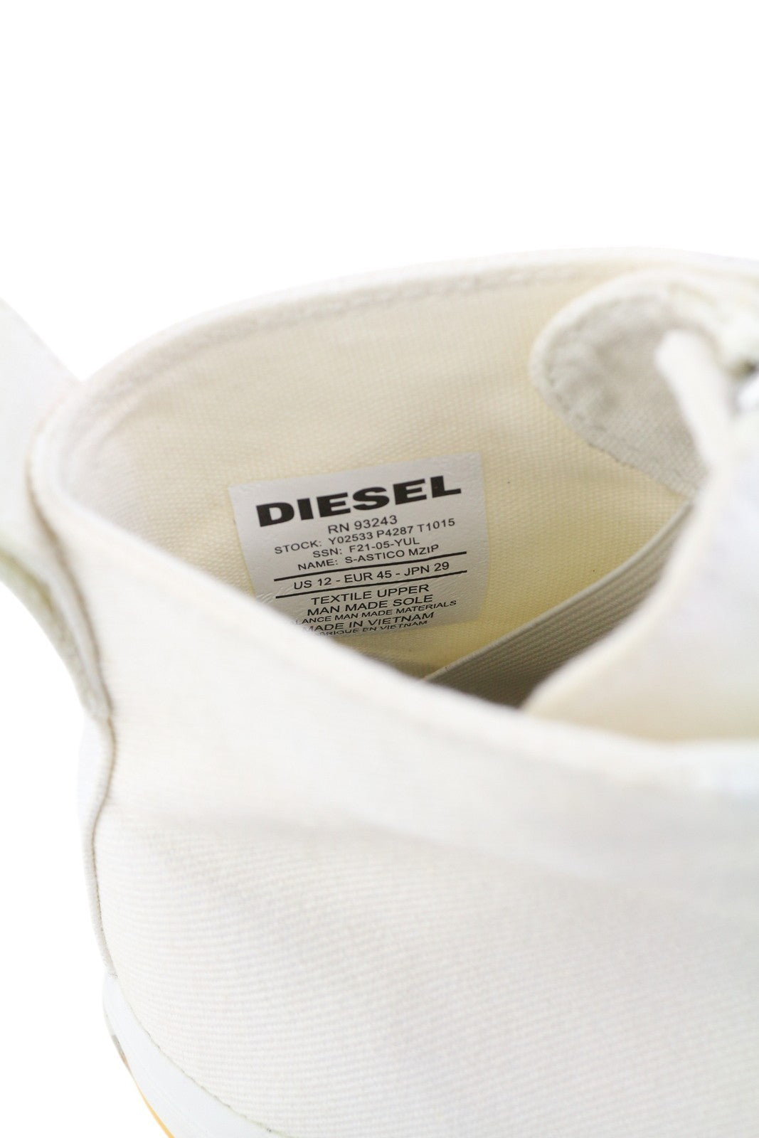 DIESEL S-Astico Mzip vyriški sportbačiai, EU45, balti, užtrauktuku, su viduriu viršutiniu migdolų formos nosimi. RMK 180 €. 