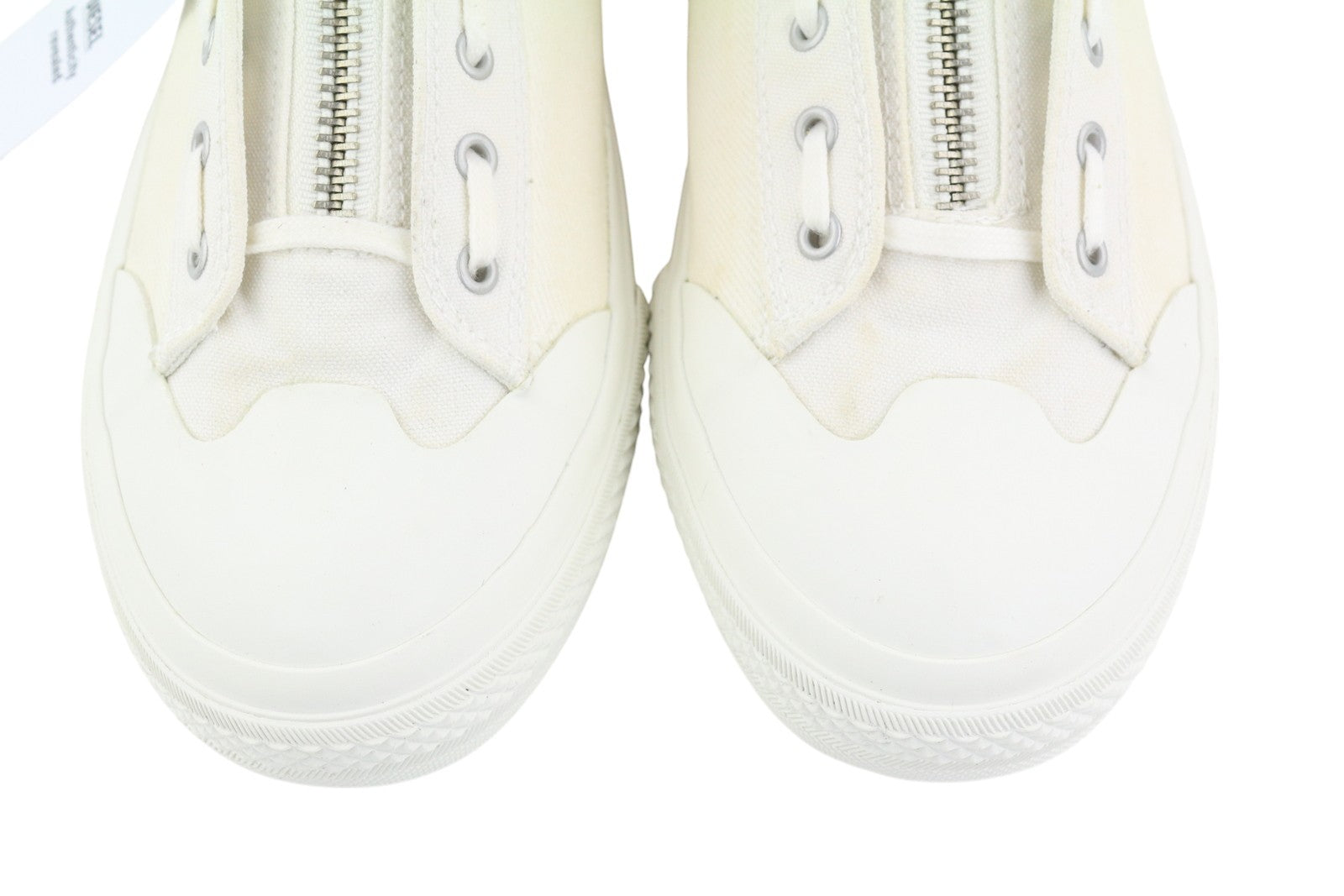 DIESEL S-Astico Mzip vyriški sportbačiai, EU45, balti, užtrauktuku, su viduriu viršutiniu migdolų formos nosimi. RMK 180 €. 