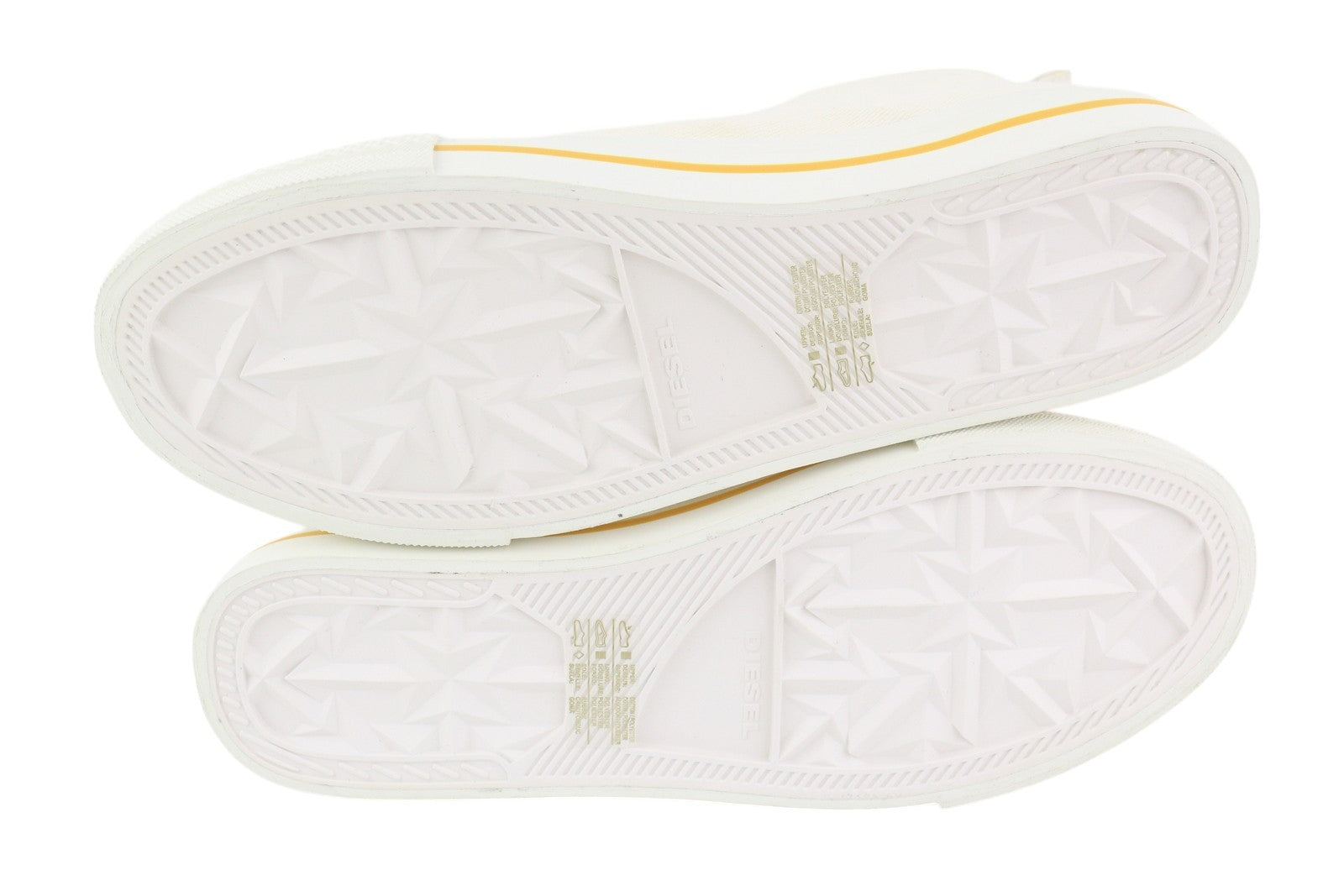 DIESEL S-Astico Mzip vyriški sportbačiai, EU45, balti, užtrauktuku, su viduriu viršutiniu migdolų formos nosimi. RMK 180 €. 