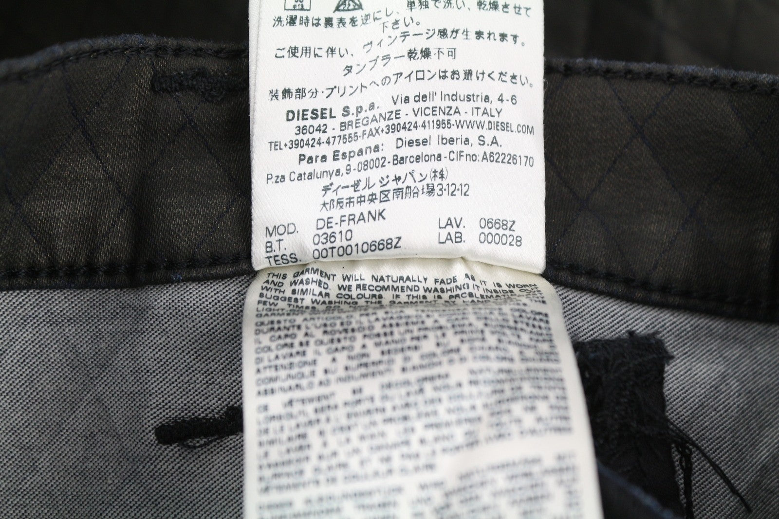 DIESEL De-Frank 0668Z moteriškas sijonas, W25, blizgučiais juodas, blizgantis, siuvinėtas, rekomenduojama kaina – 175 € 