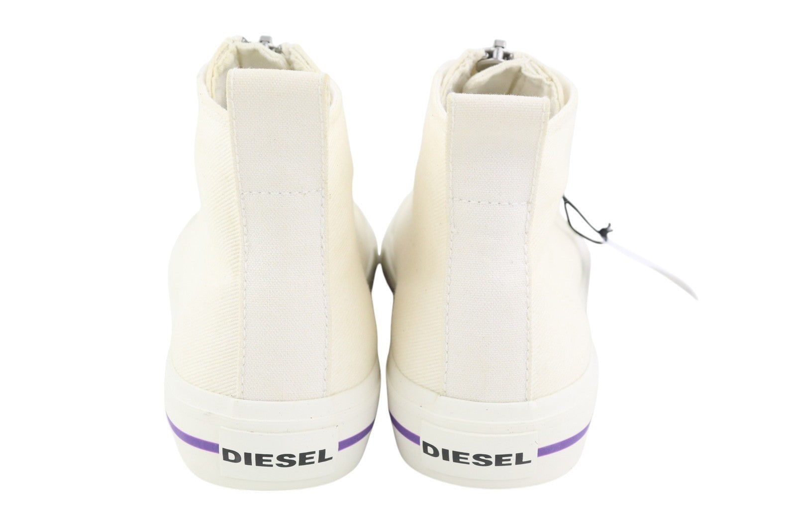 DIESEL S-Astico Mzip moteriški sportbačiai, 40,5 dydžio, balti, suvarstomi, migdolų spalvos nosimi. Rekomenduojama kaina – 180 €. 