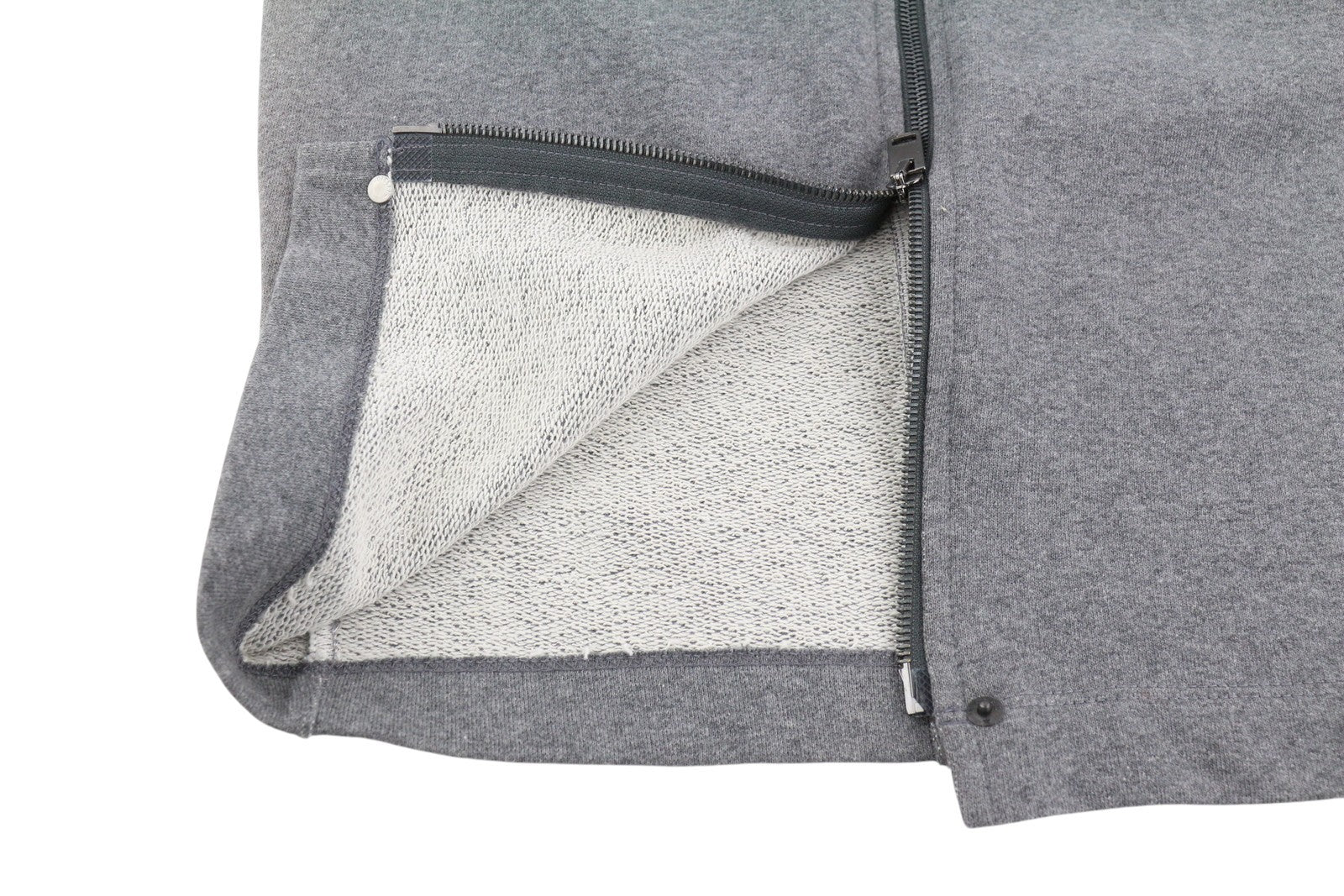 DIESEL O-Vita moteriškas sijonas W29 melanžo pilkos spalvos su pieštuko formos užtrauktuku ir kišenėmis, rekomenduojama kaina – 130 €