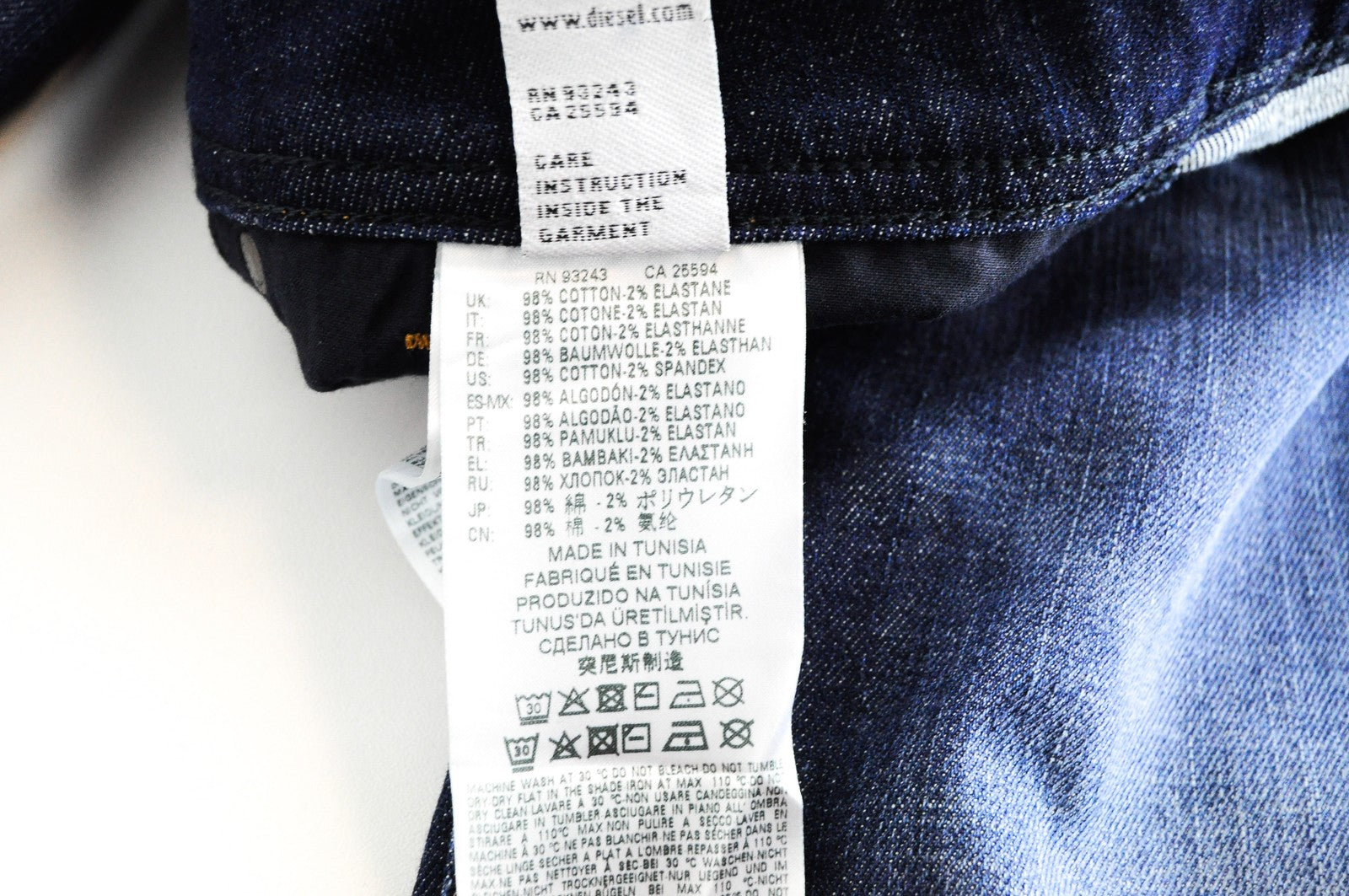 DIESEL Waykee R7NA8 vyriški mėlyni dirbtinės odos džinsai su sagomis, W28 L30 gofruotu gofruotu audiniu 