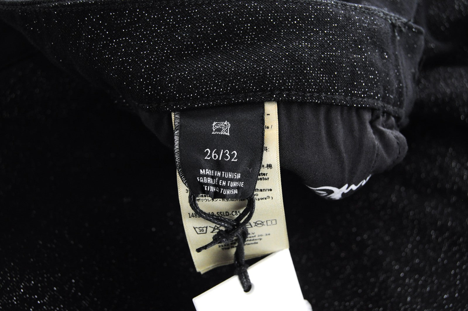 MAISON SCOTCH W26 L32 juodi, blizgučiais ir aptempti moteriški džinsai su vidutinio liemens juosta. 