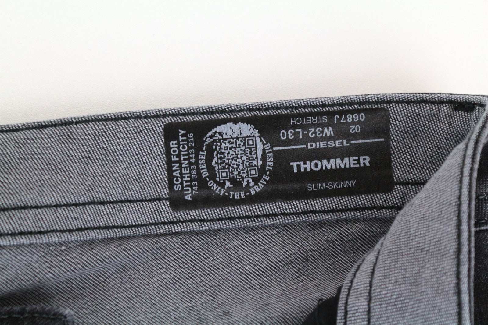 DIESEL Thommer 0687J vyriški džinsai W32/L30 Stretch Grey 