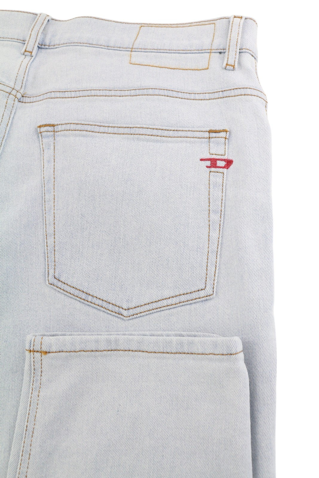 DIESEL 2005 D-Fining 09C06 vyriški džinsai W34/L32 įprasto kirpimo, siaurėjančios klešnės, rekomenduojama kaina – 250 € 