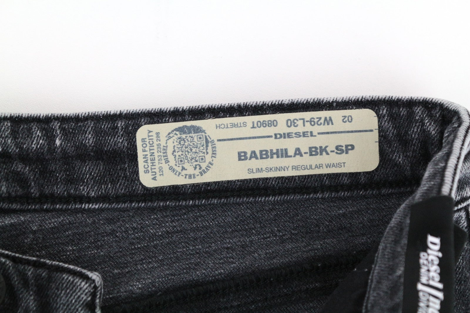 DIESEL Babhila-BK-SP 0890T moteriški džinsai W29/L30 pilki su detalėmis 