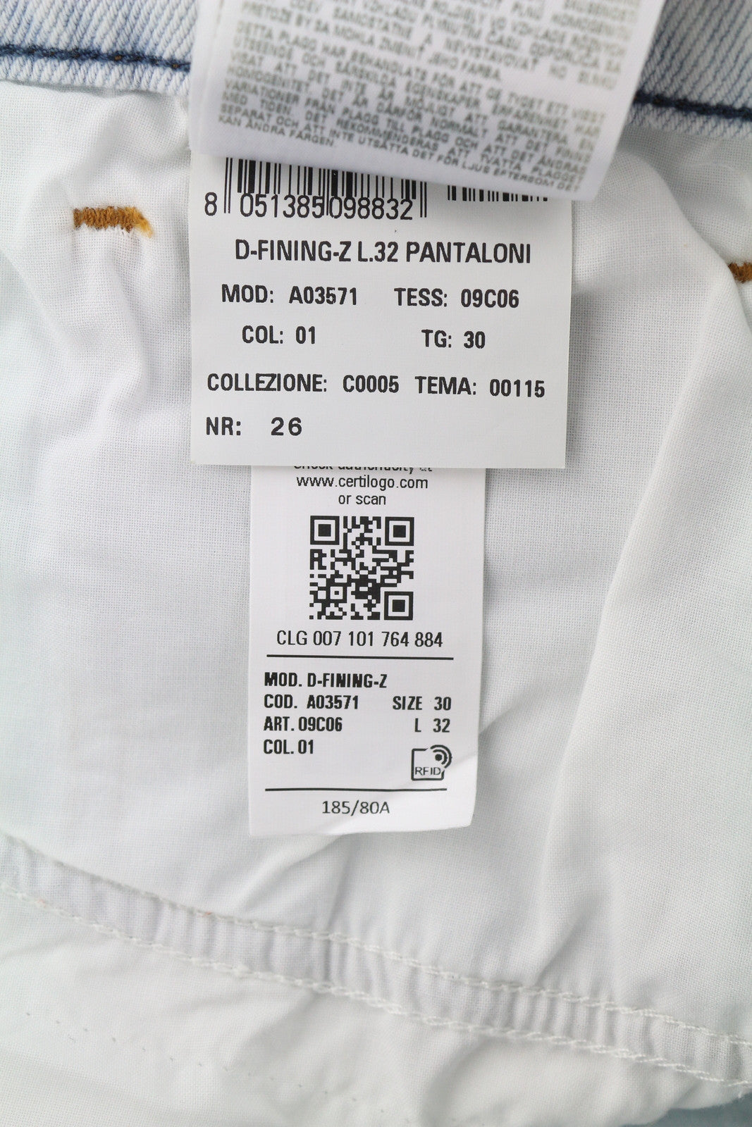 DIESEL D-Fining-Z 09C06 vyriški džinsai W30/L32 įprasto kirpimo, siaurėjančiomis klešnėmis, rekomenduojama kaina – 250 € 