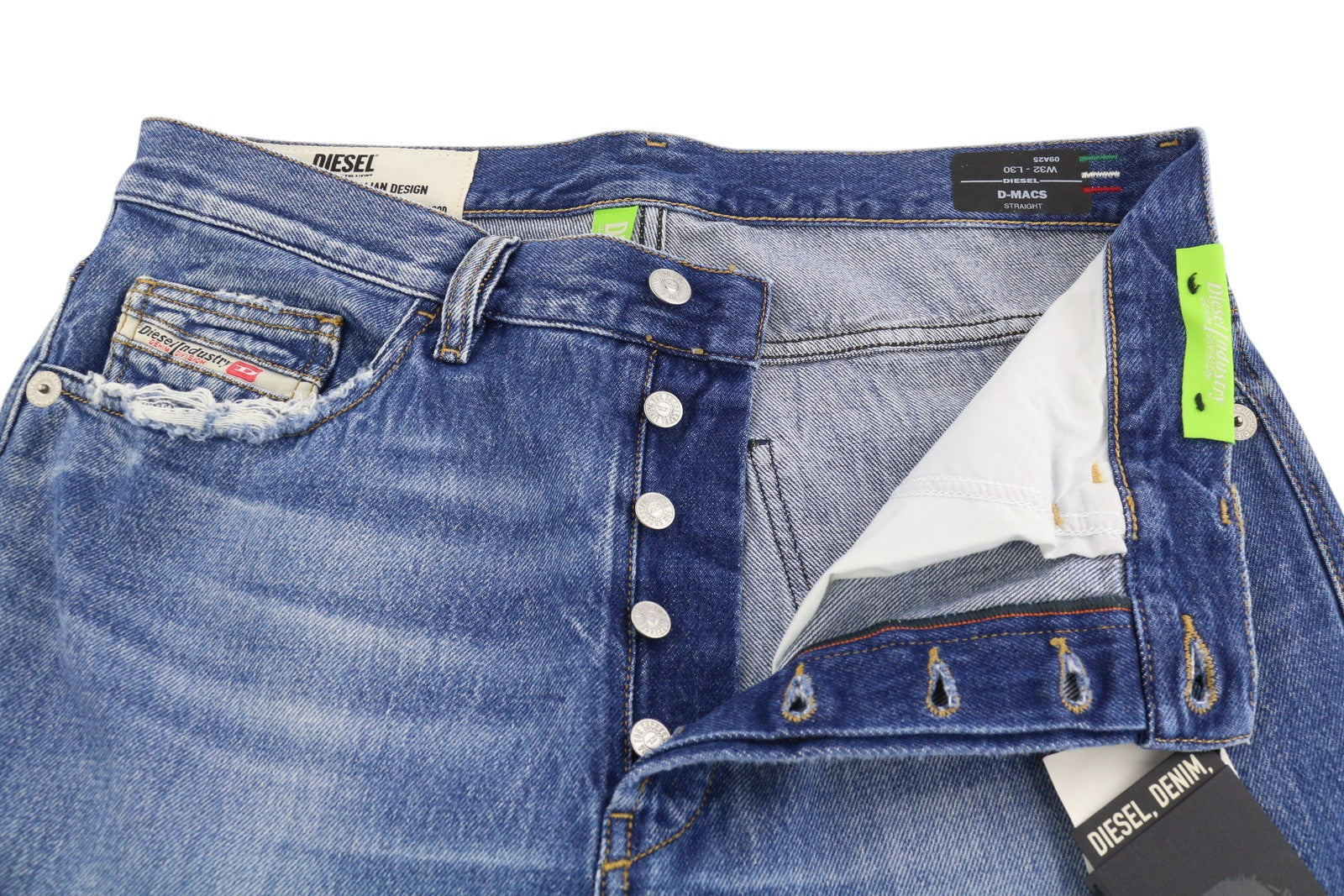 DIESEL D-Macs 09A25 vyriški džinsai W32/L30 tiesaus kirpimo, plėšyti, rekomenduojama kaina – 250 €, skalbtos mėlynos spalvos. 