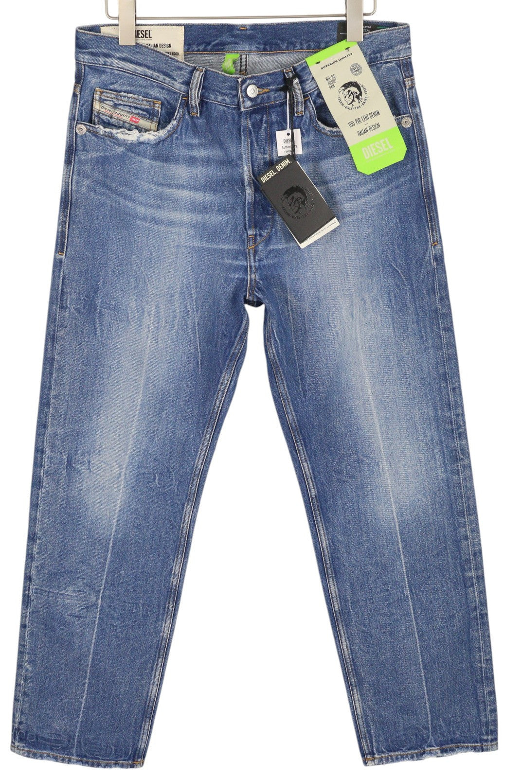 DIESEL D-Macs 09A25 vyriški džinsai W33/L30 tiesaus kirpimo, plėšyti, rekomenduojama kaina – 250 €, skalbtos mėlynos spalvos. 