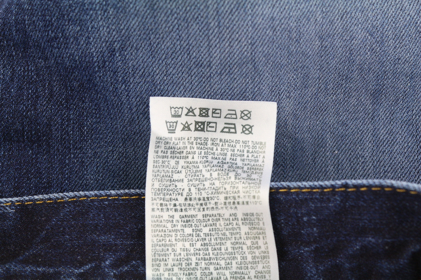 DIESEL 2020 D-Viker 09C64 vyriški džinsai W30/L30 įprasto kirpimo tiesaus kirpimo, rekomenduojama kaina – 225 € 