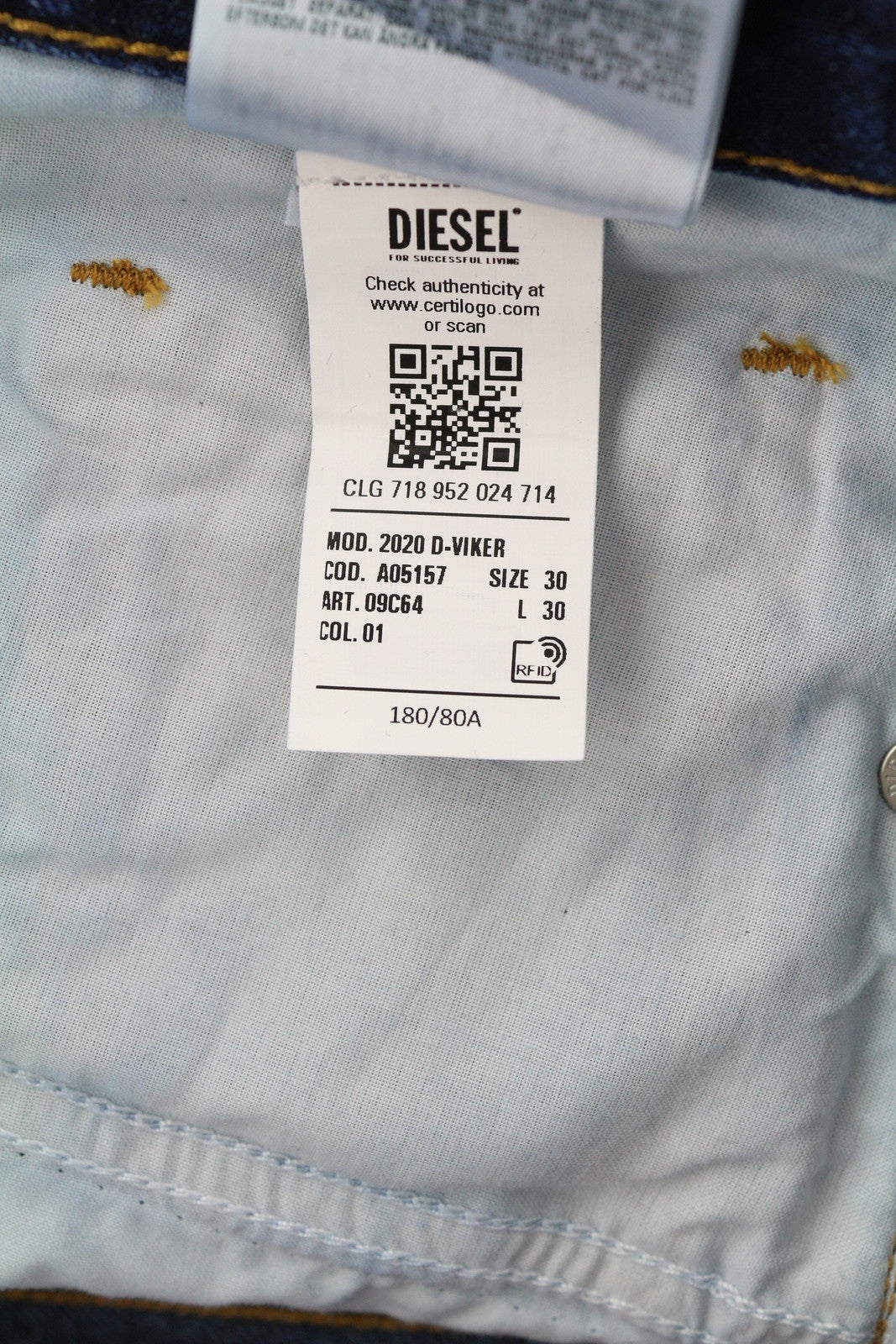DIESEL 2020 D-Viker 09C64 vyriški džinsai W30/L30 įprasto kirpimo tiesaus kirpimo, rekomenduojama kaina – 225 € 