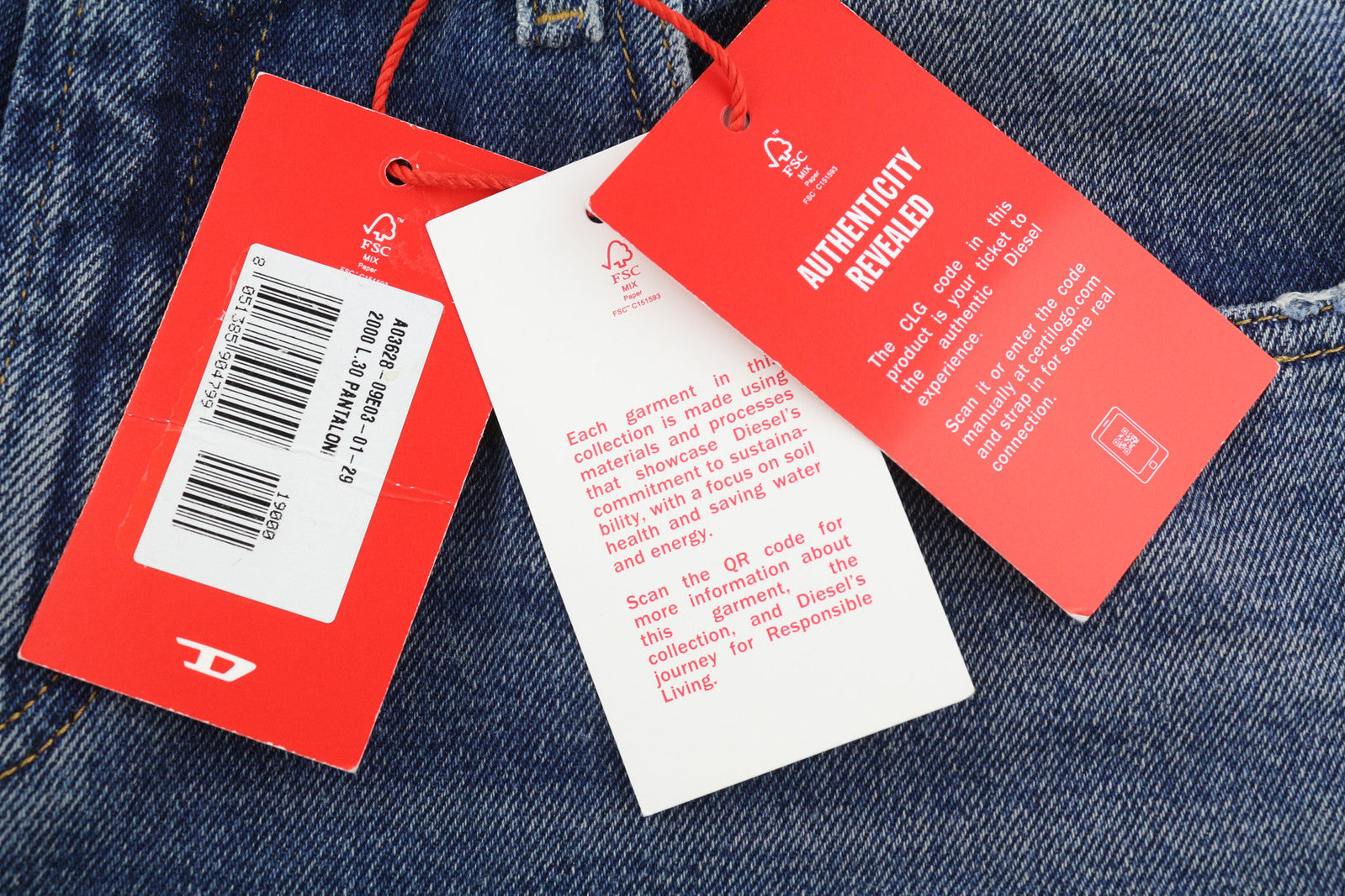 DIESEL 2000 09E03 moteriški džinsai W29/L30 įprasto kirpimo, vidutinio juosmens, platėjančios klešnės, skalbti 