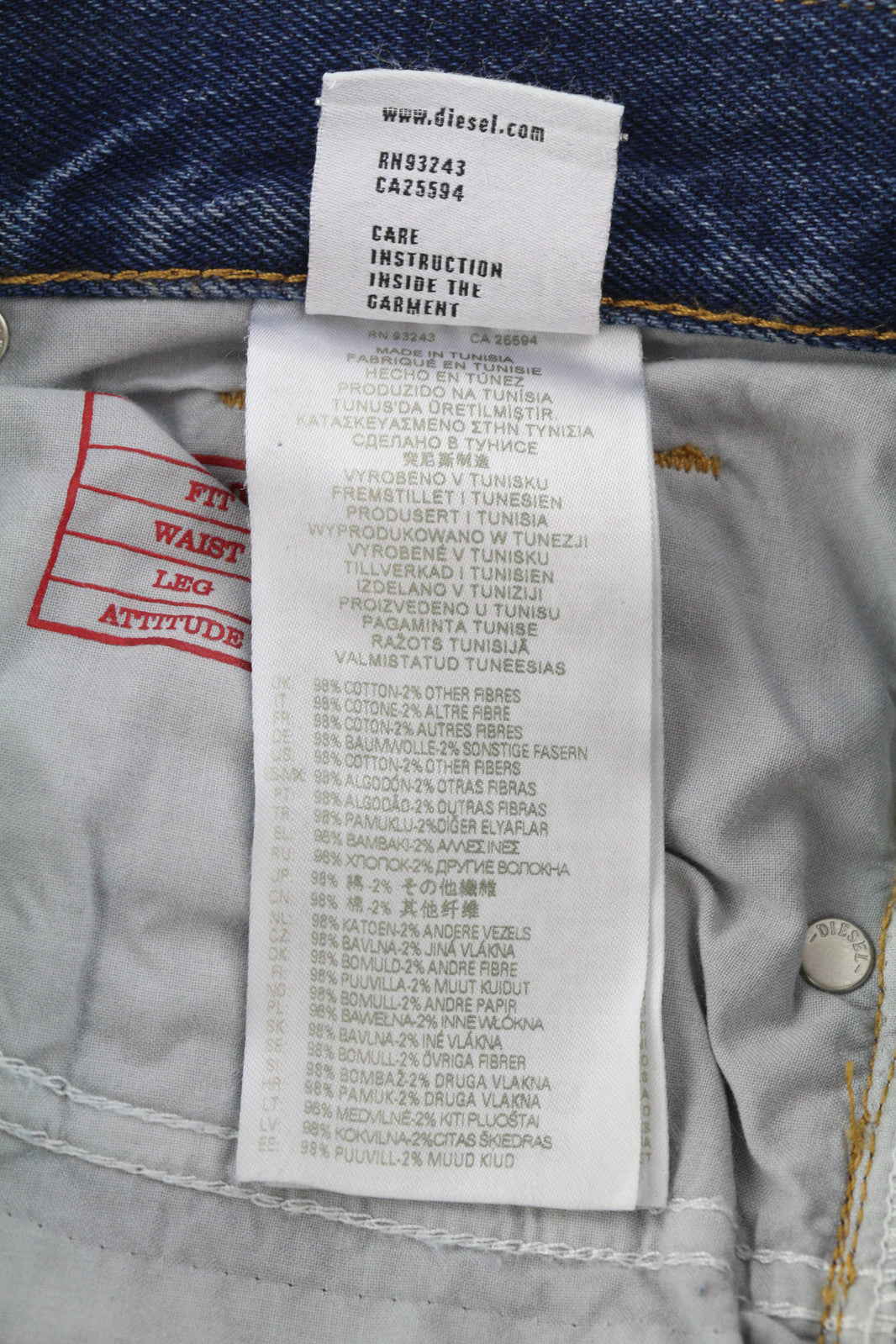 DIESEL 2000 09E03 moteriški džinsai W29/L30 įprasto kirpimo, vidutinio juosmens, platėjančios klešnės, skalbti 