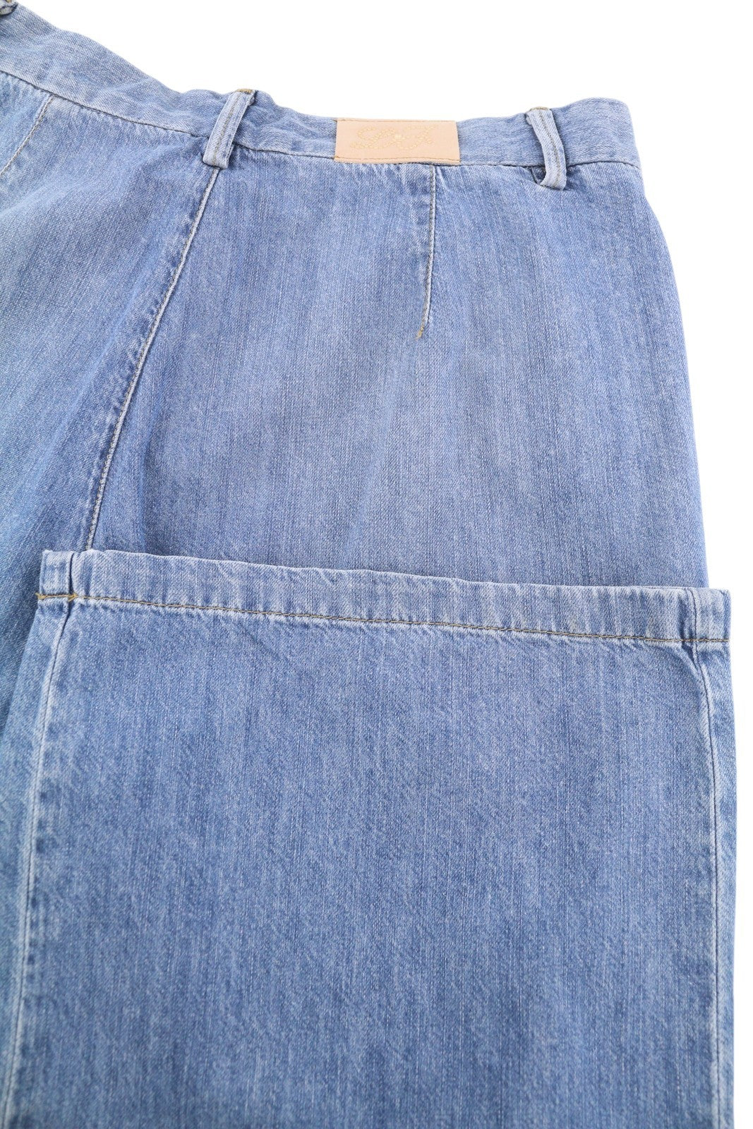 LIU JO moteriški džinsai W30 aukštu juosmeniu, tiesaus kirpimo, chino stiliaus, su kišenėmis, užtrauktuku, mėlynos spalvos. 