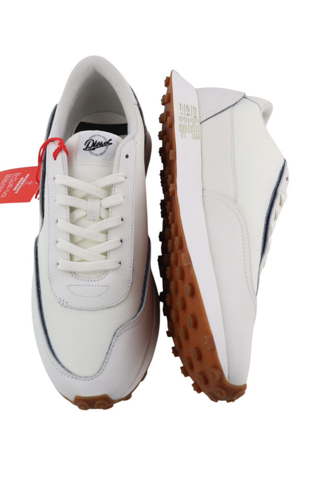 DIESEL S-Racer LC vyriški sportbačiai, 44.5 dydis, balti, zomšiniai, su raišteliais, rekomenduojama kaina – 195 € 