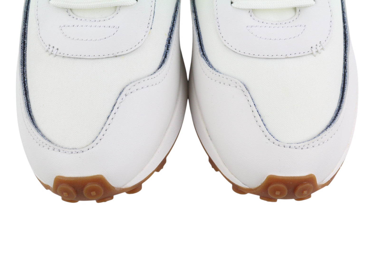 DIESEL S-Racer LC vyriški sportbačiai, 44.5 dydis, balti, zomšiniai, su raišteliais, rekomenduojama kaina – 195 € 