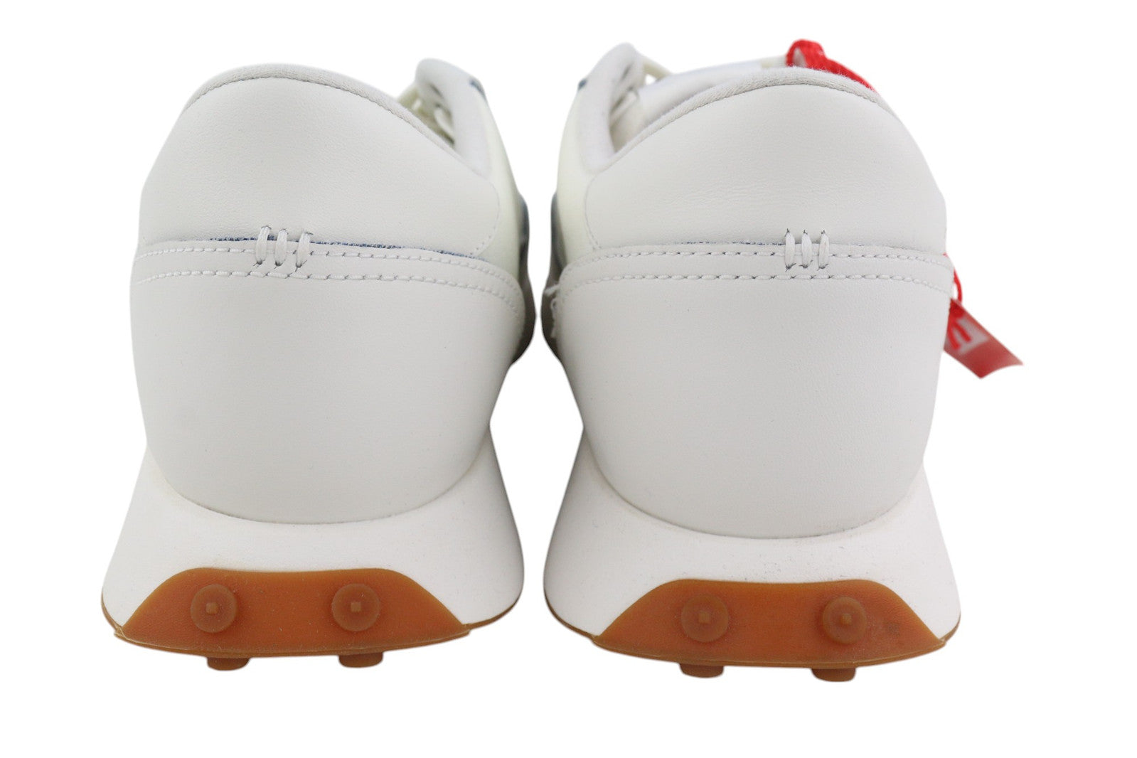 DIESEL S-Racer LC vyriški sportbačiai, 44.5 dydis, balti, zomšiniai, su raišteliais, rekomenduojama kaina – 195 € 