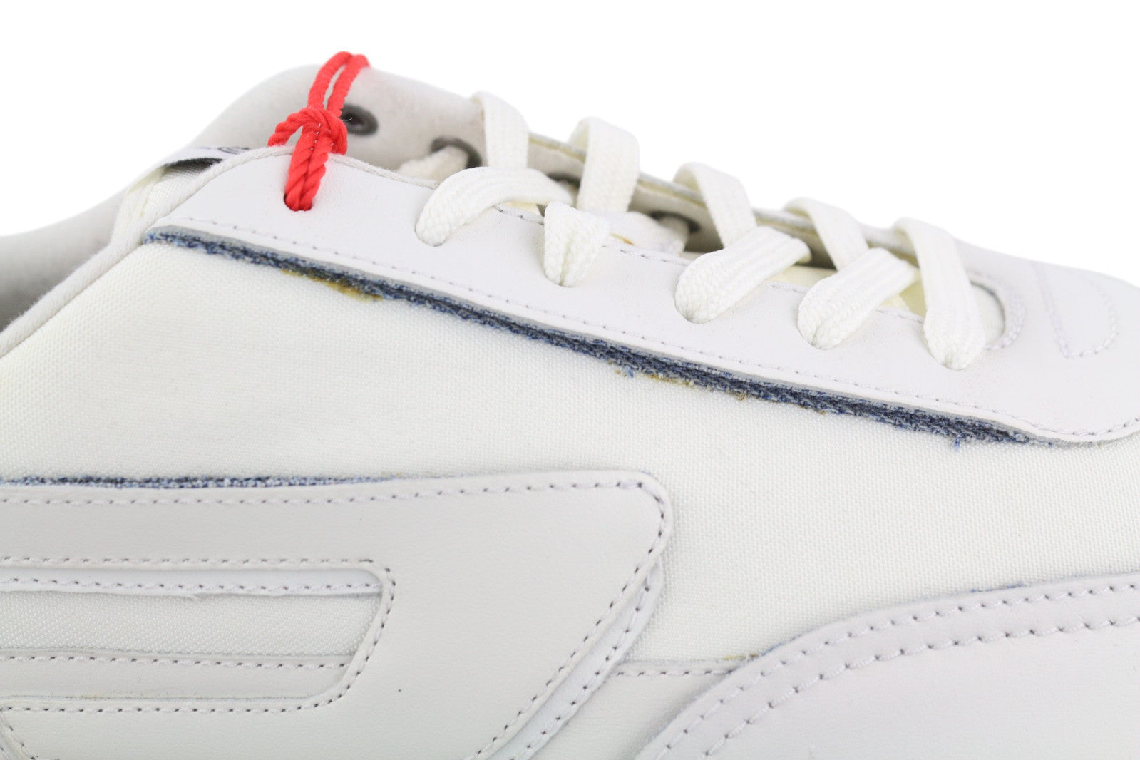 DIESEL S-Racer LC vyriški sportbačiai, 44.5 dydis, balti, zomšiniai, su raišteliais, rekomenduojama kaina – 195 € 