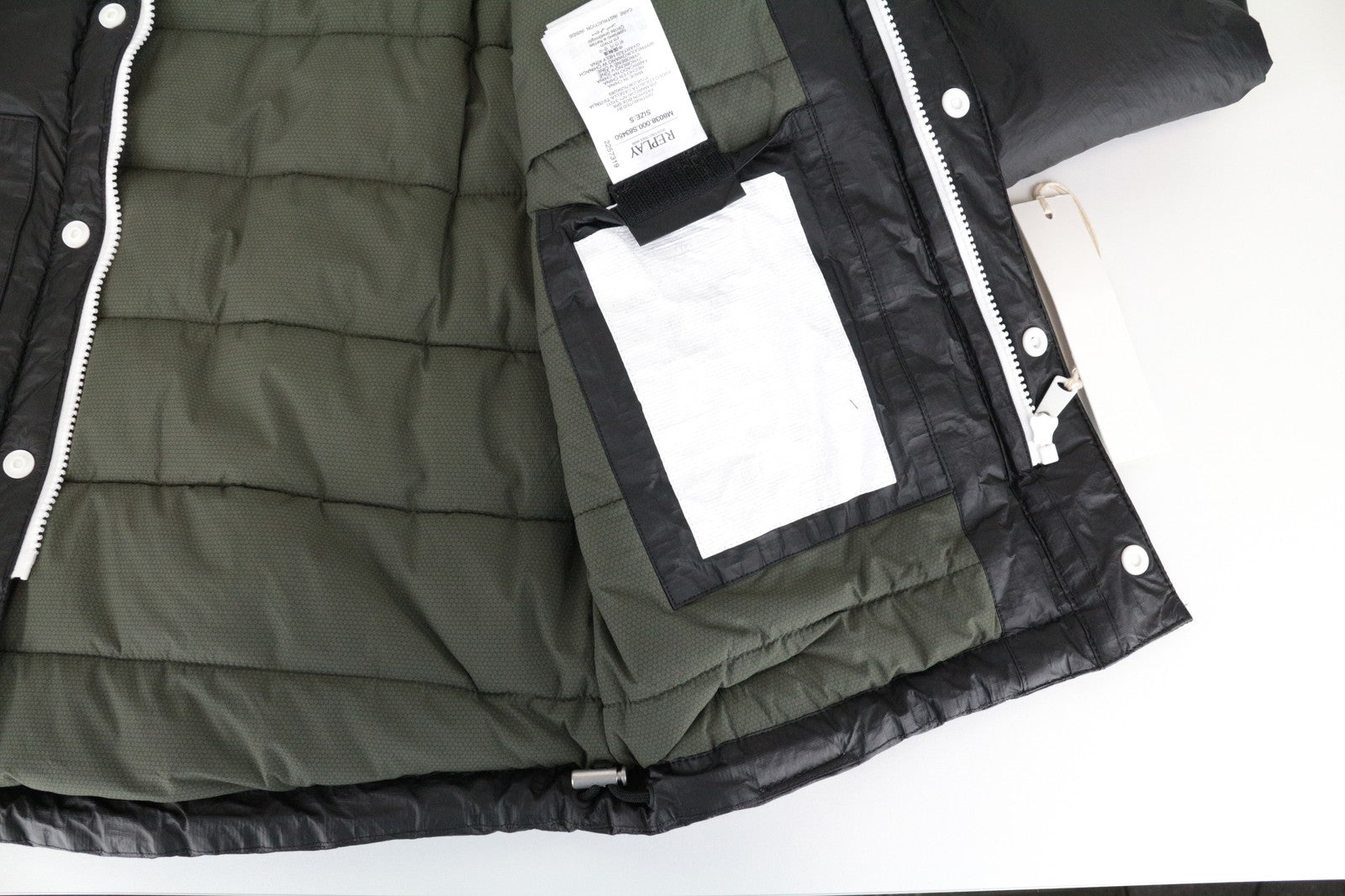 REPLAY vyriška striukė S, juoda, su pamušalu, paminkštinimu, ilgomis rankovėmis 