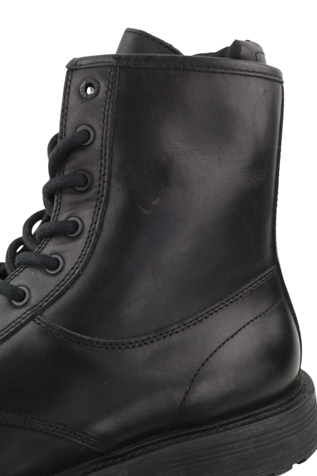 DIESEL D-Alabhama CB vyriški aulinukai juodos spalvos, 45 dydis, su karvės odos raštu, su raišteliais ir migdolų nosimi, kaina – 295 €. 