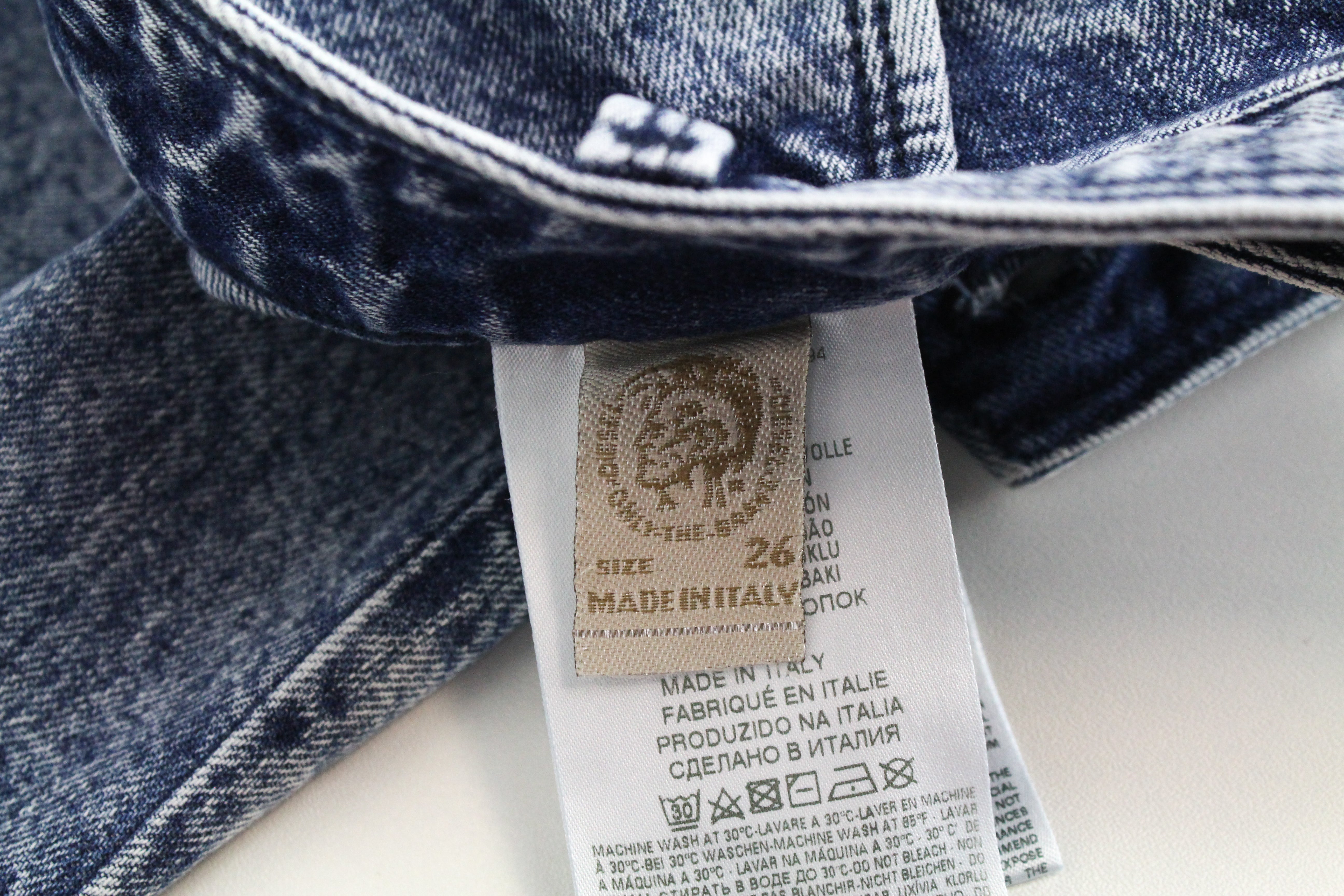 DIESEL Fayza-Evo 084MH moteriški džinsai W26/L32 Relaxed Boyfriend mėlyni skalbinių mėlynumo 