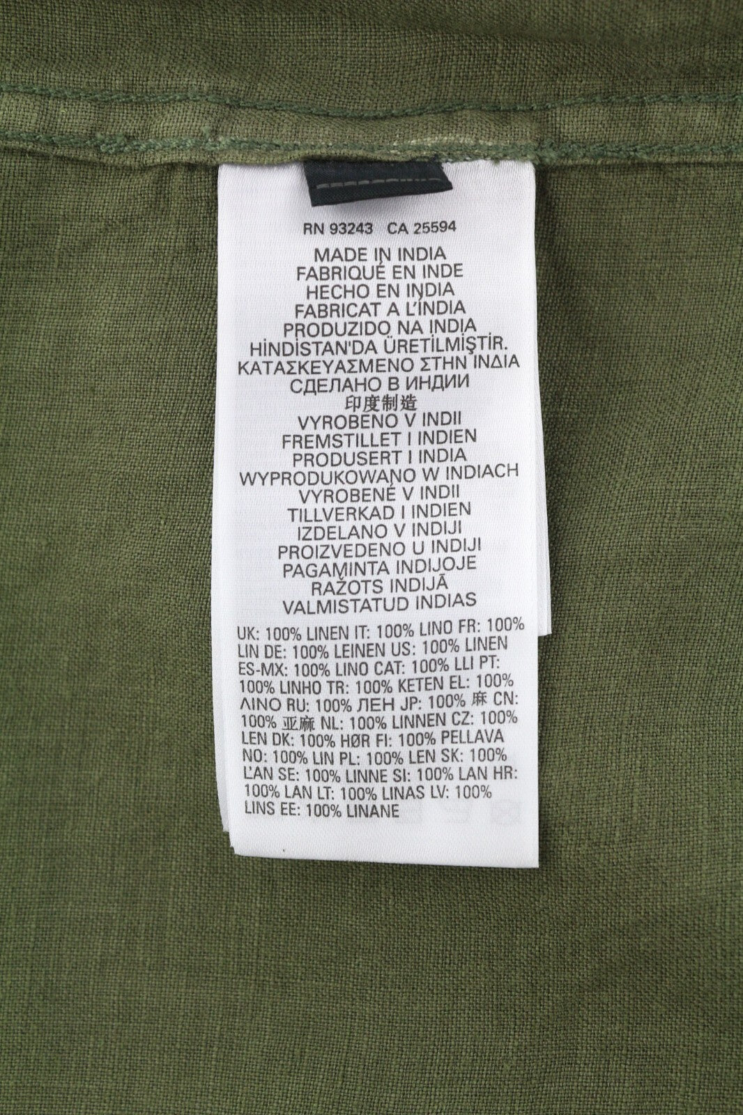 DIESEL S-East-Long-Lin vyriški alyvuogių žali lininiai marškinėliai išplatinta kaklo iškirpte. Rekomenduojama kaina – 175 €. 